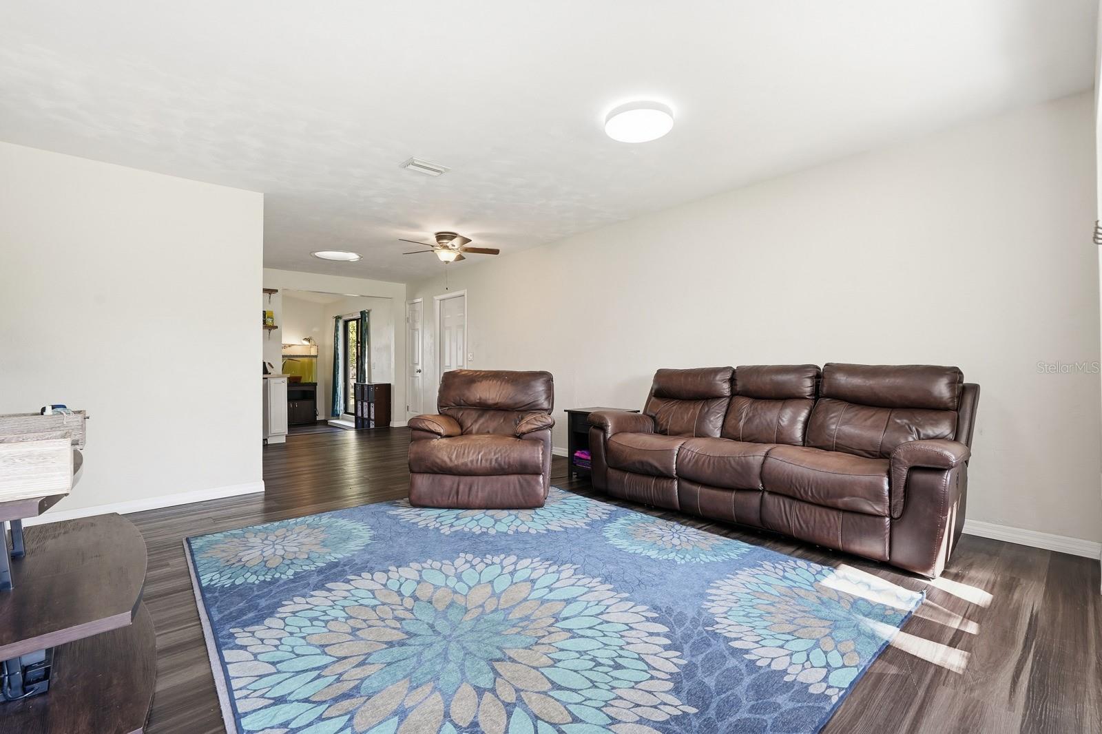 Image 15 of 45 For 1421 Dexter Drive