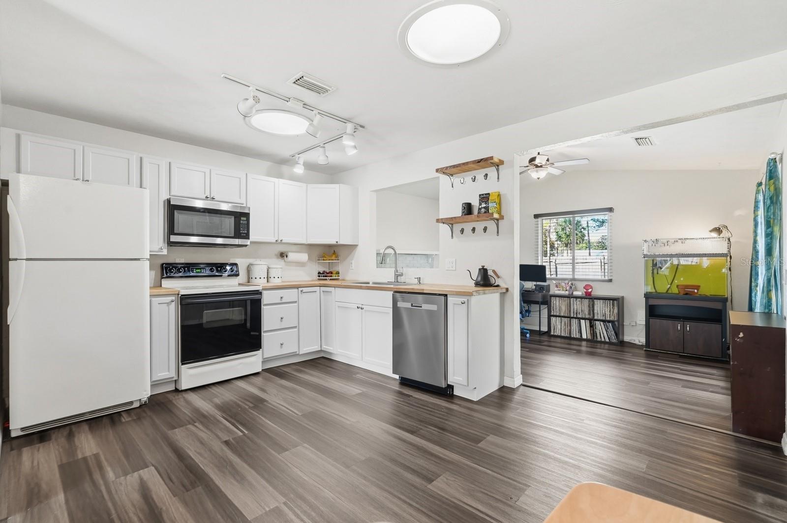 Image 20 of 45 For 1421 Dexter Drive