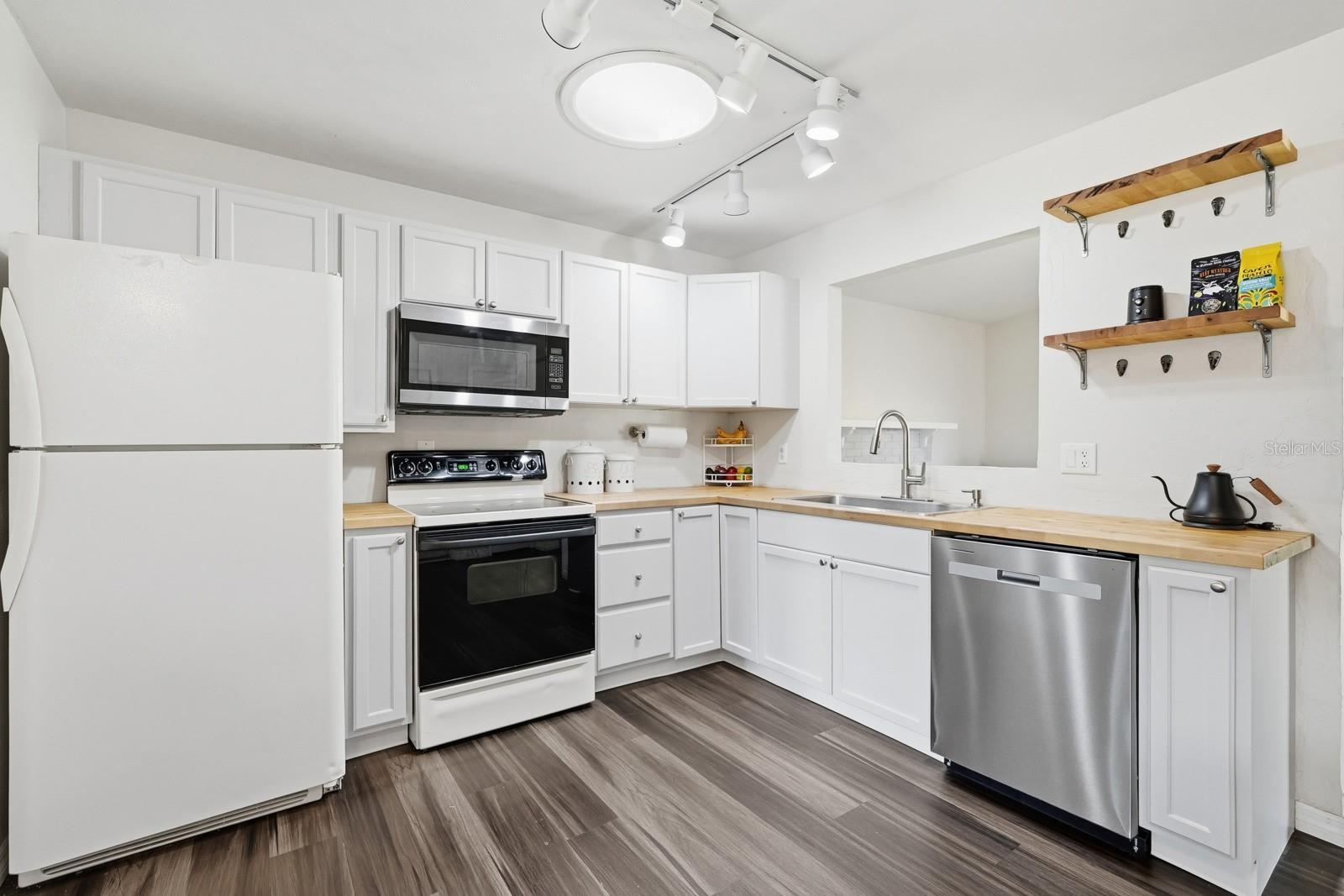 Image 25 of 45 For 1421 Dexter Drive