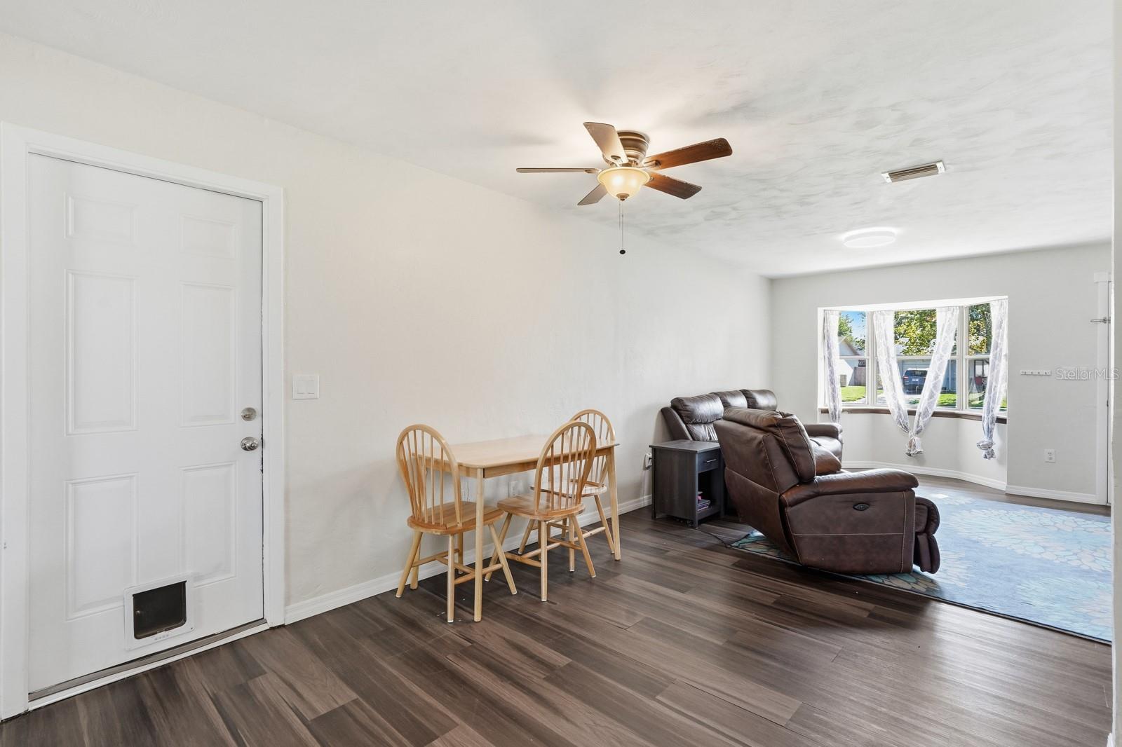 Image 27 of 45 For 1421 Dexter Drive