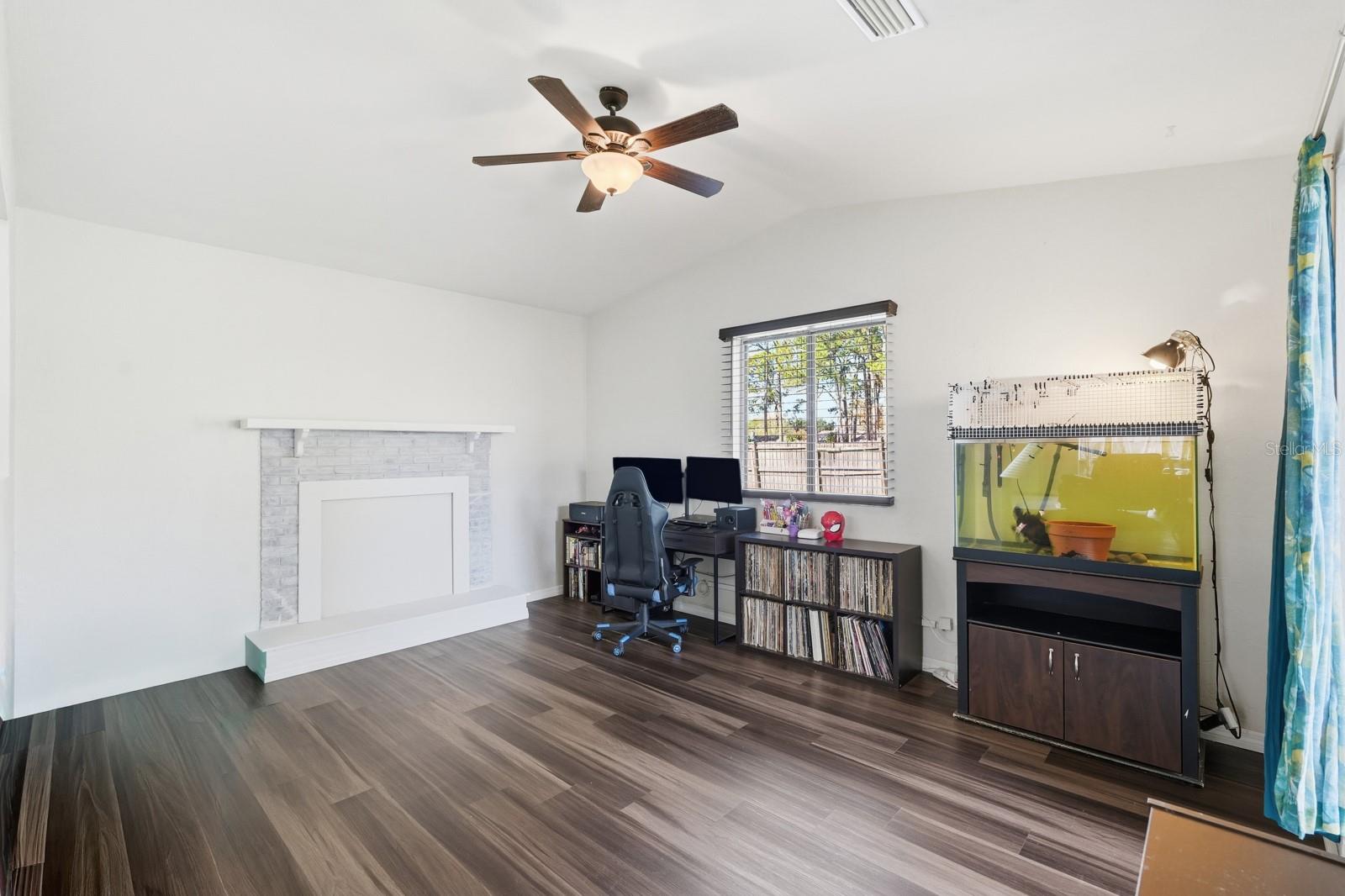 Image 28 of 45 For 1421 Dexter Drive