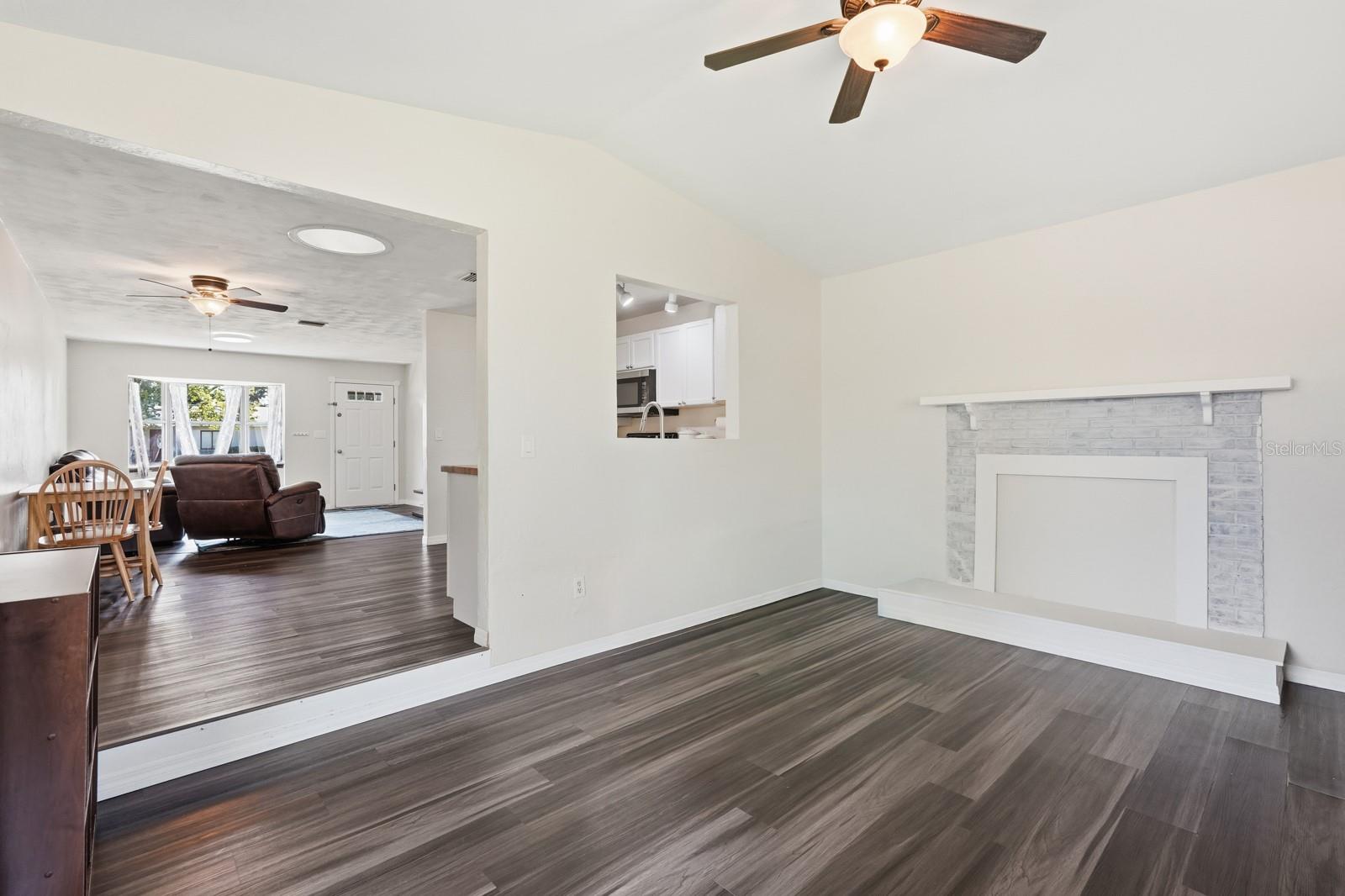 Image 30 of 45 For 1421 Dexter Drive