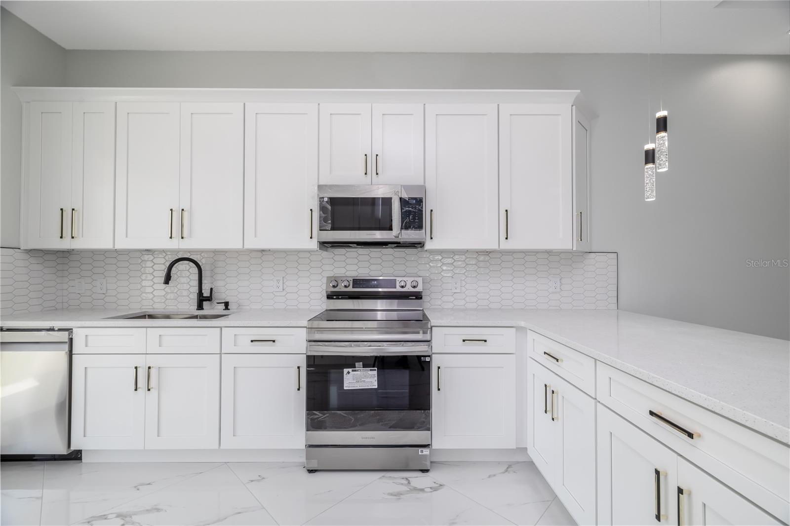 Image 10 of 23 For 20 Pine Hill Lane