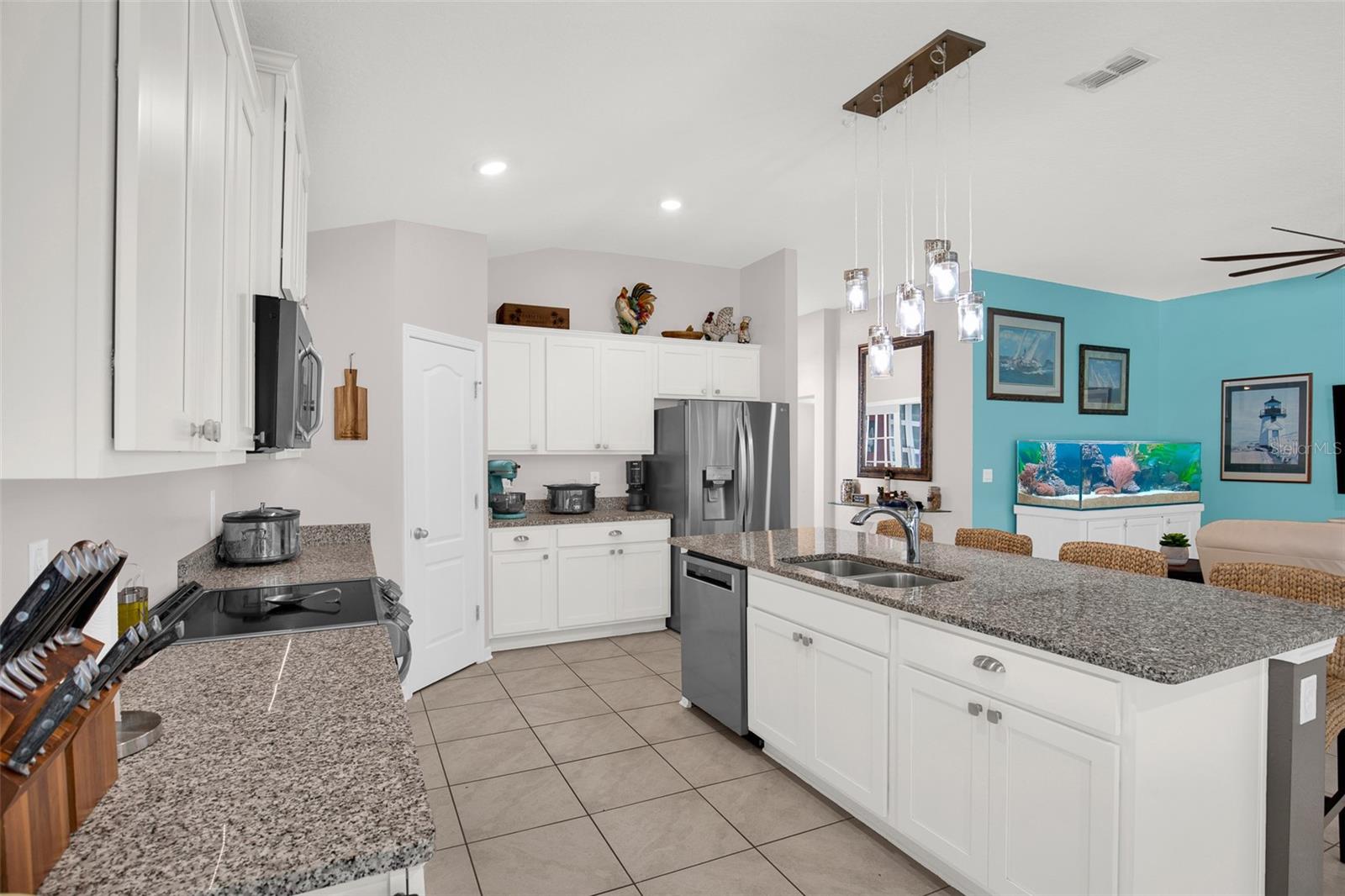 Image 16 of 57 For 56 Oakleaf Way