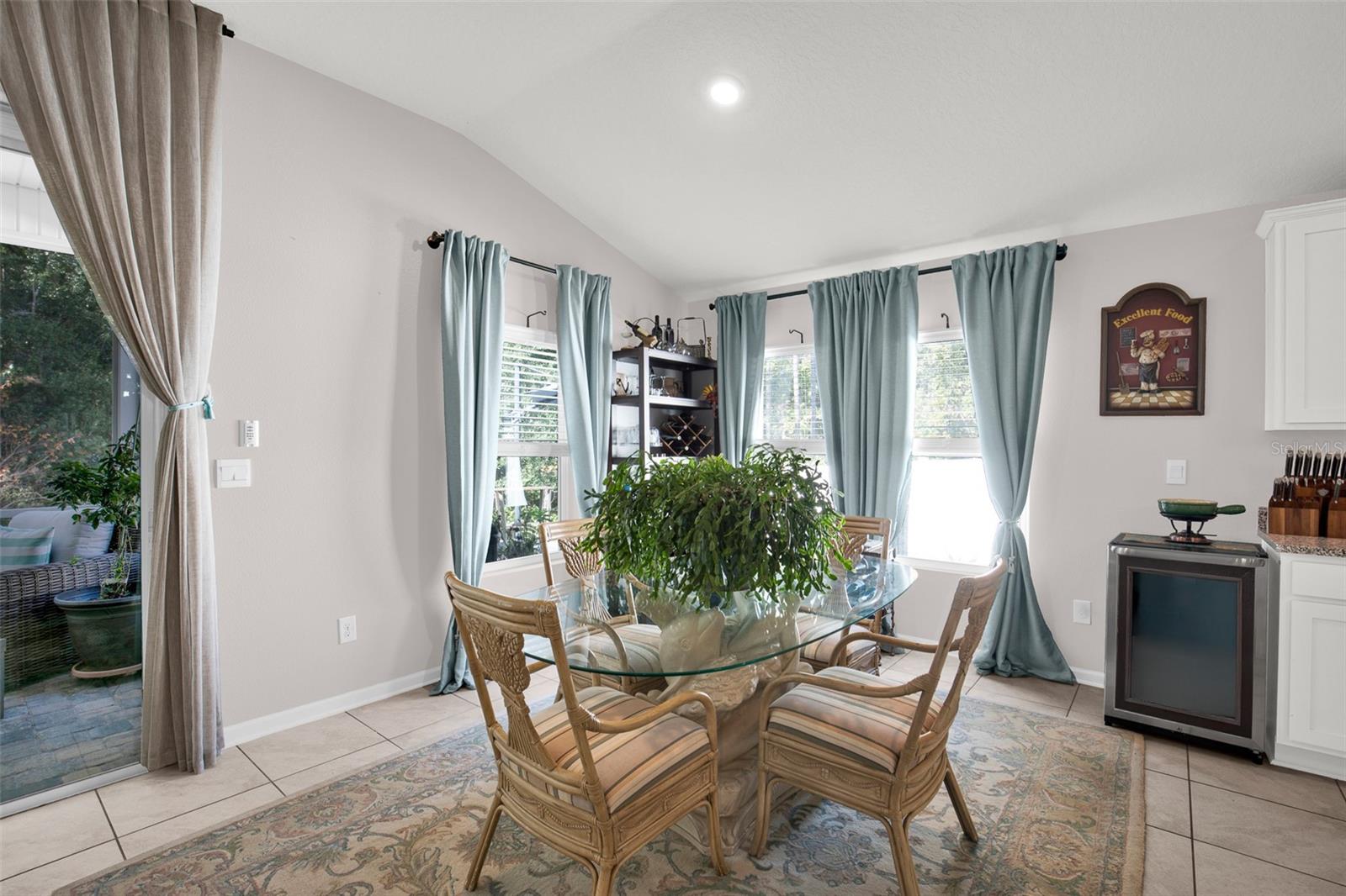 Image 18 of 57 For 56 Oakleaf Way