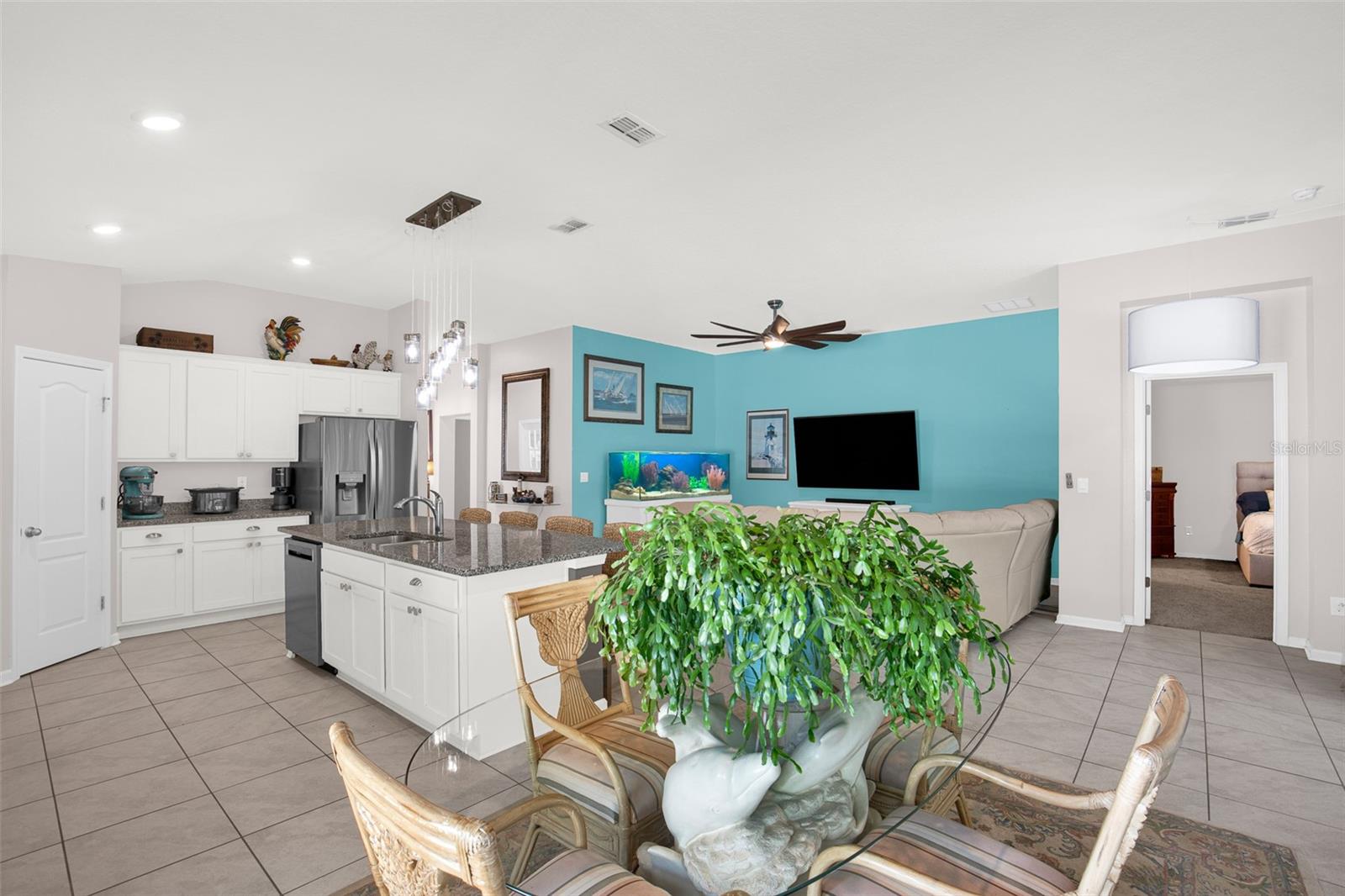 Image 19 of 57 For 56 Oakleaf Way