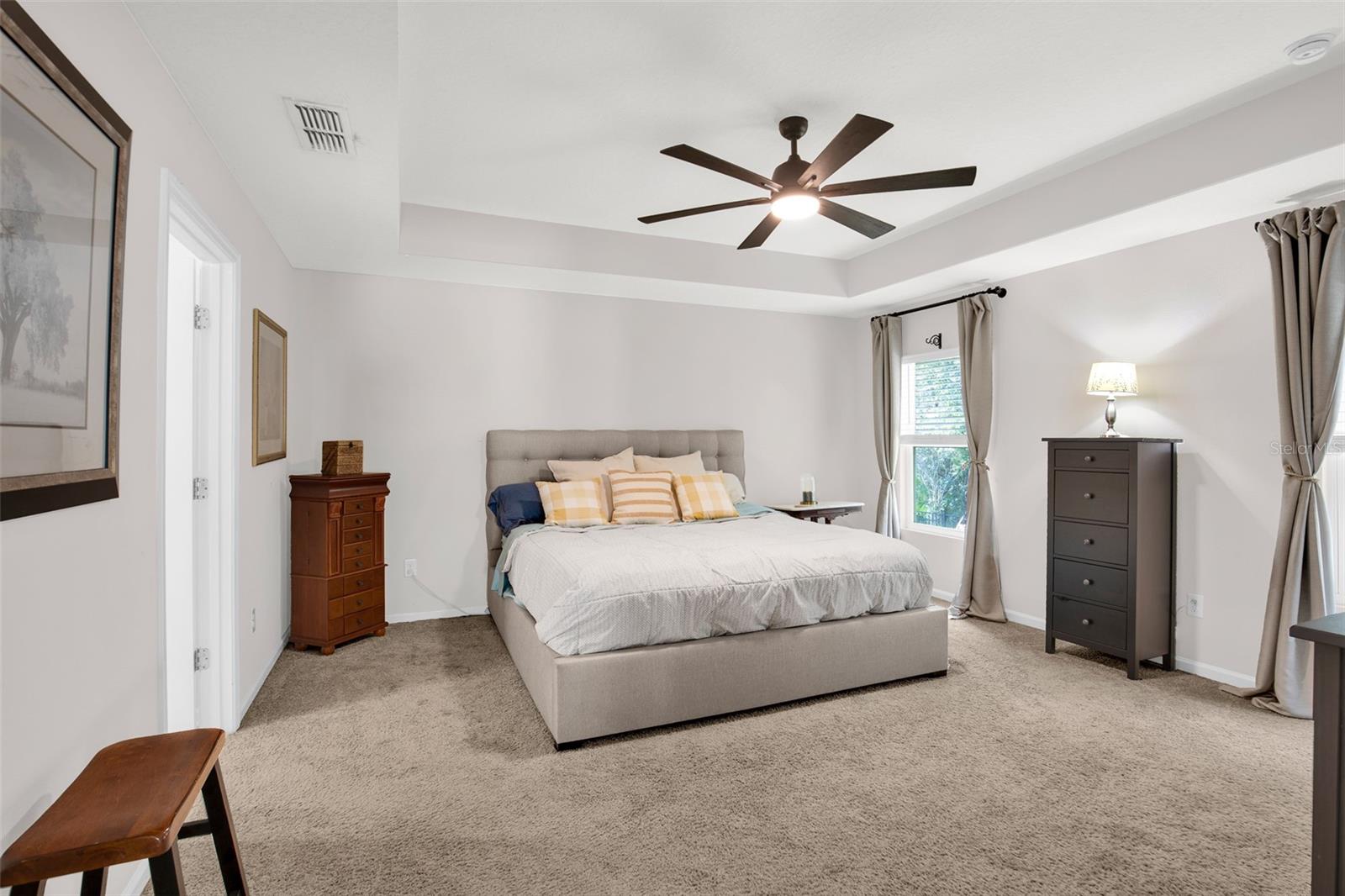 Image 20 of 57 For 56 Oakleaf Way