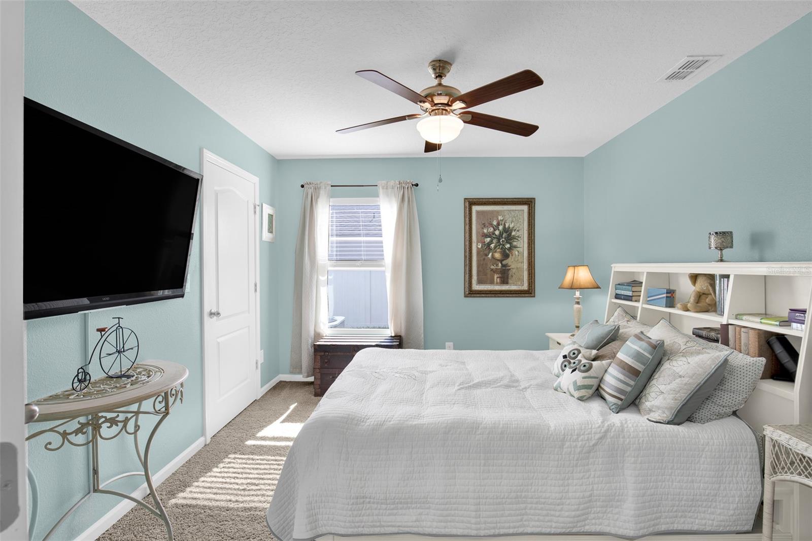 Image 35 of 57 For 56 Oakleaf Way