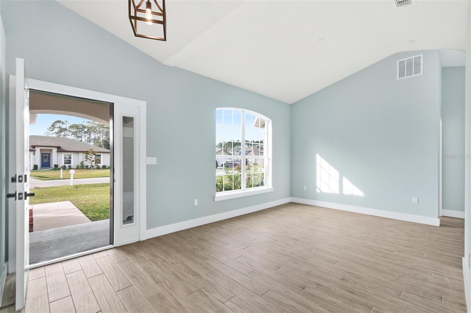 Image 7 of 78 For 7 Ripton Place