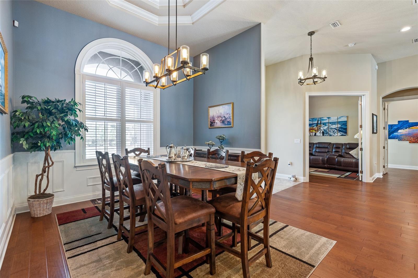 Image 10 of 92 For 2 Humming Bird Circle