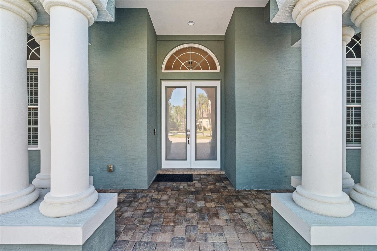 Image 3 of 92 For 2 Humming Bird Circle