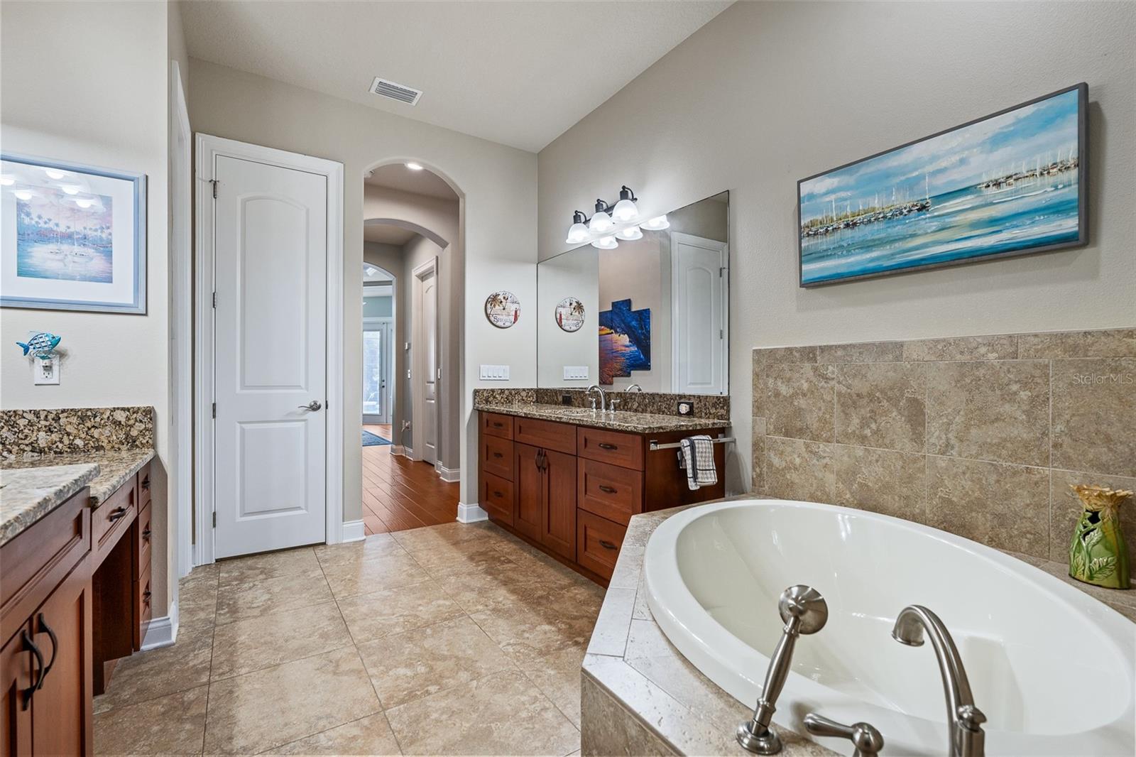 Image 38 of 92 For 2 Humming Bird Circle