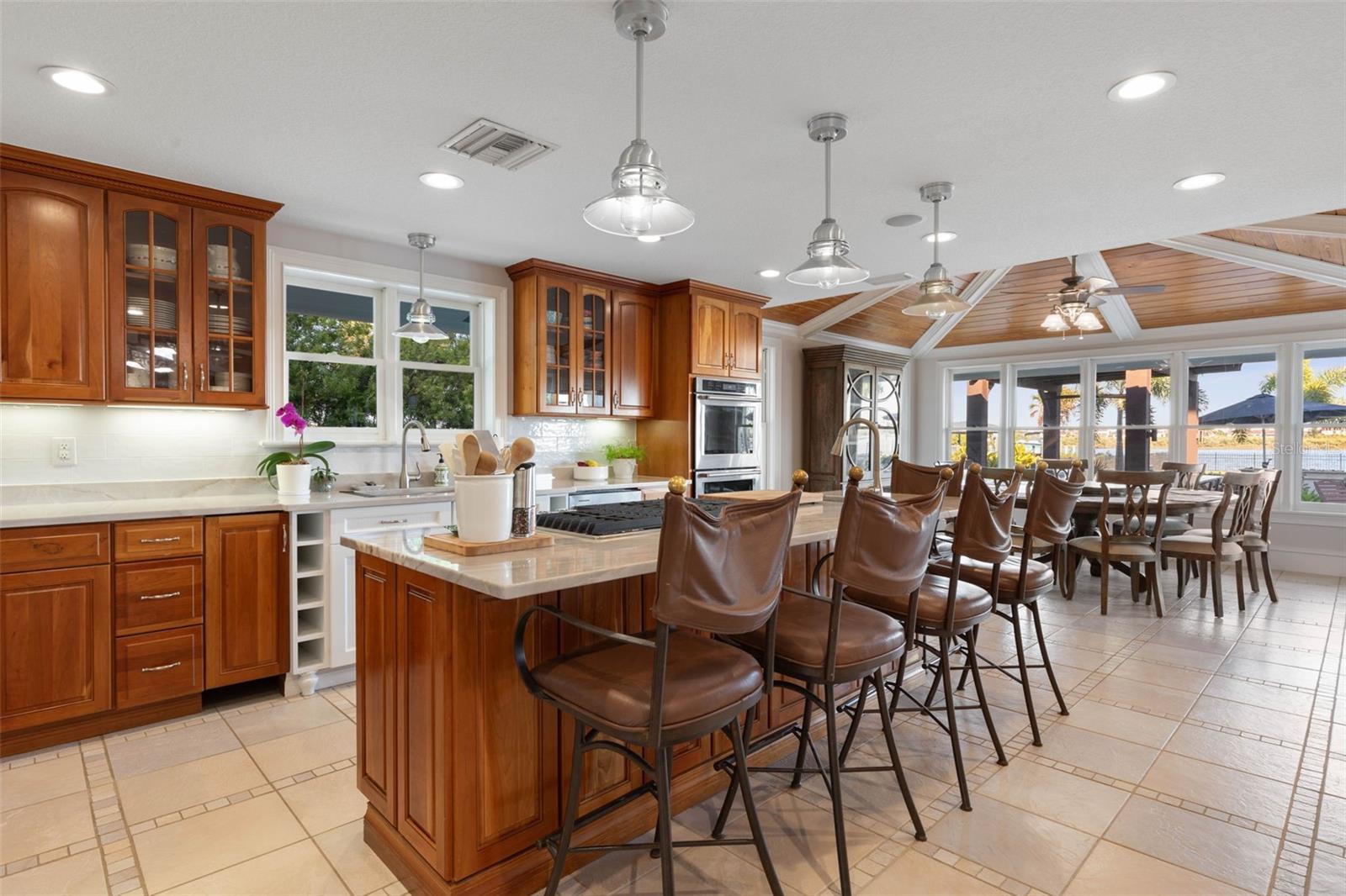 Image 28 of 99 For 1640 Lambert Avenue