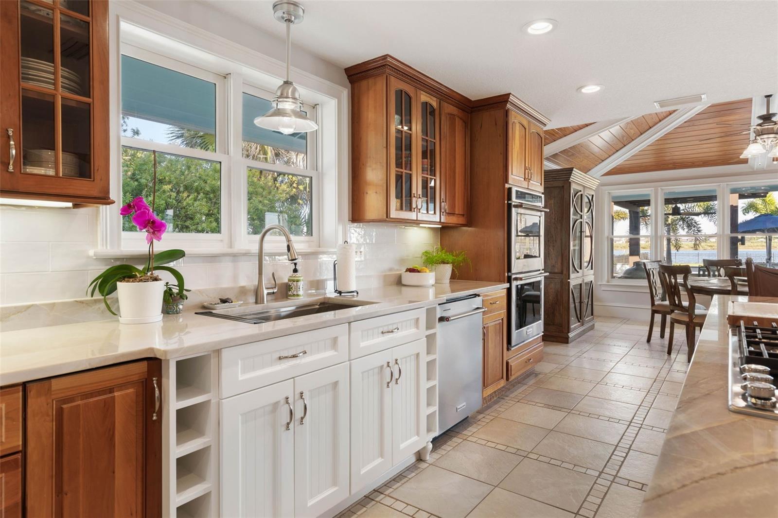 Image 34 of 99 For 1640 Lambert Avenue