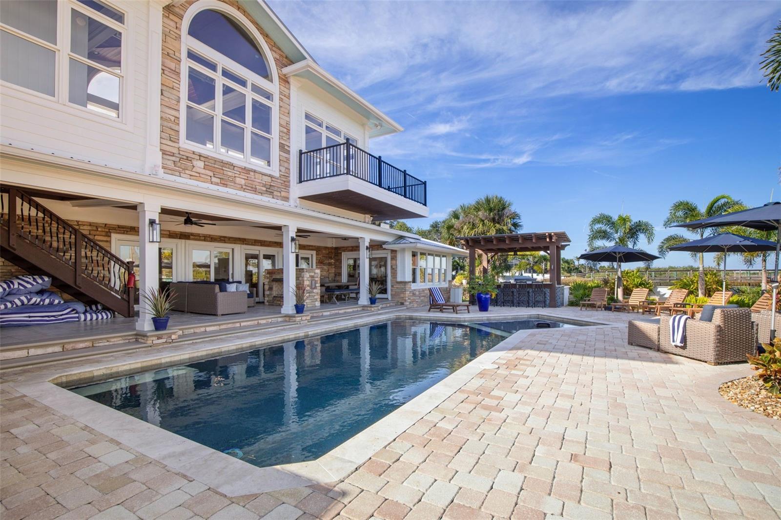 Image 37 of 99 For 1640 Lambert Avenue