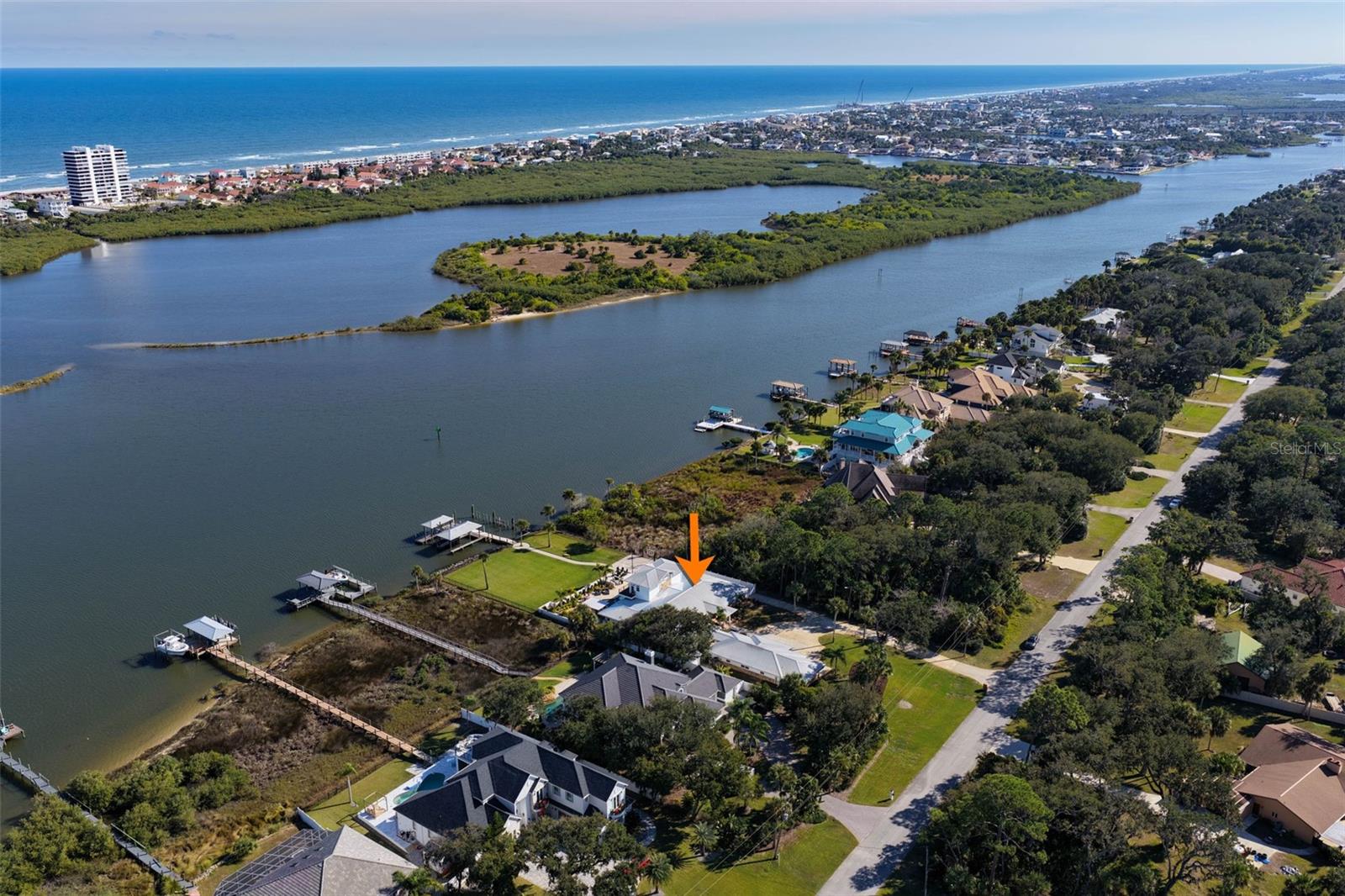 Image 4 of 99 For 1640 Lambert Avenue