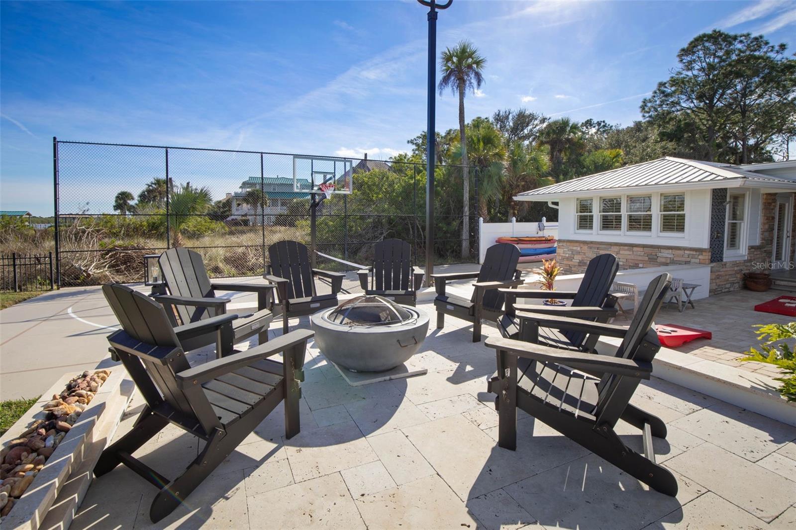 Image 42 of 99 For 1640 Lambert Avenue