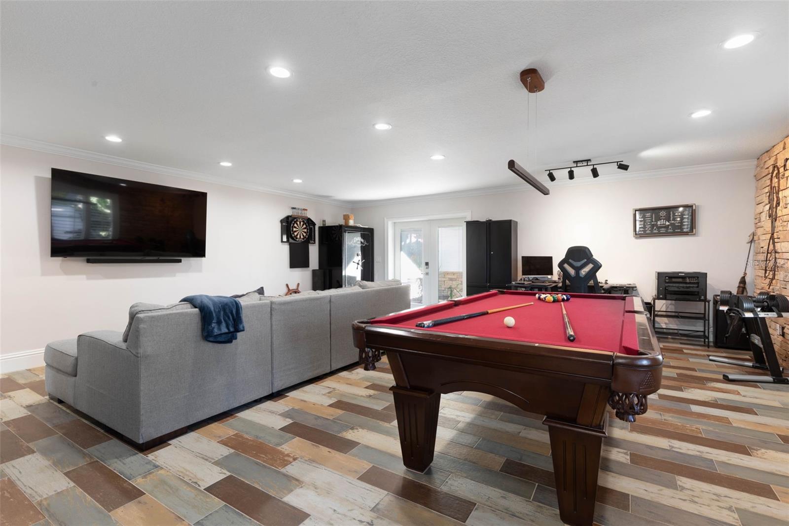 Image 48 of 99 For 1640 Lambert Avenue