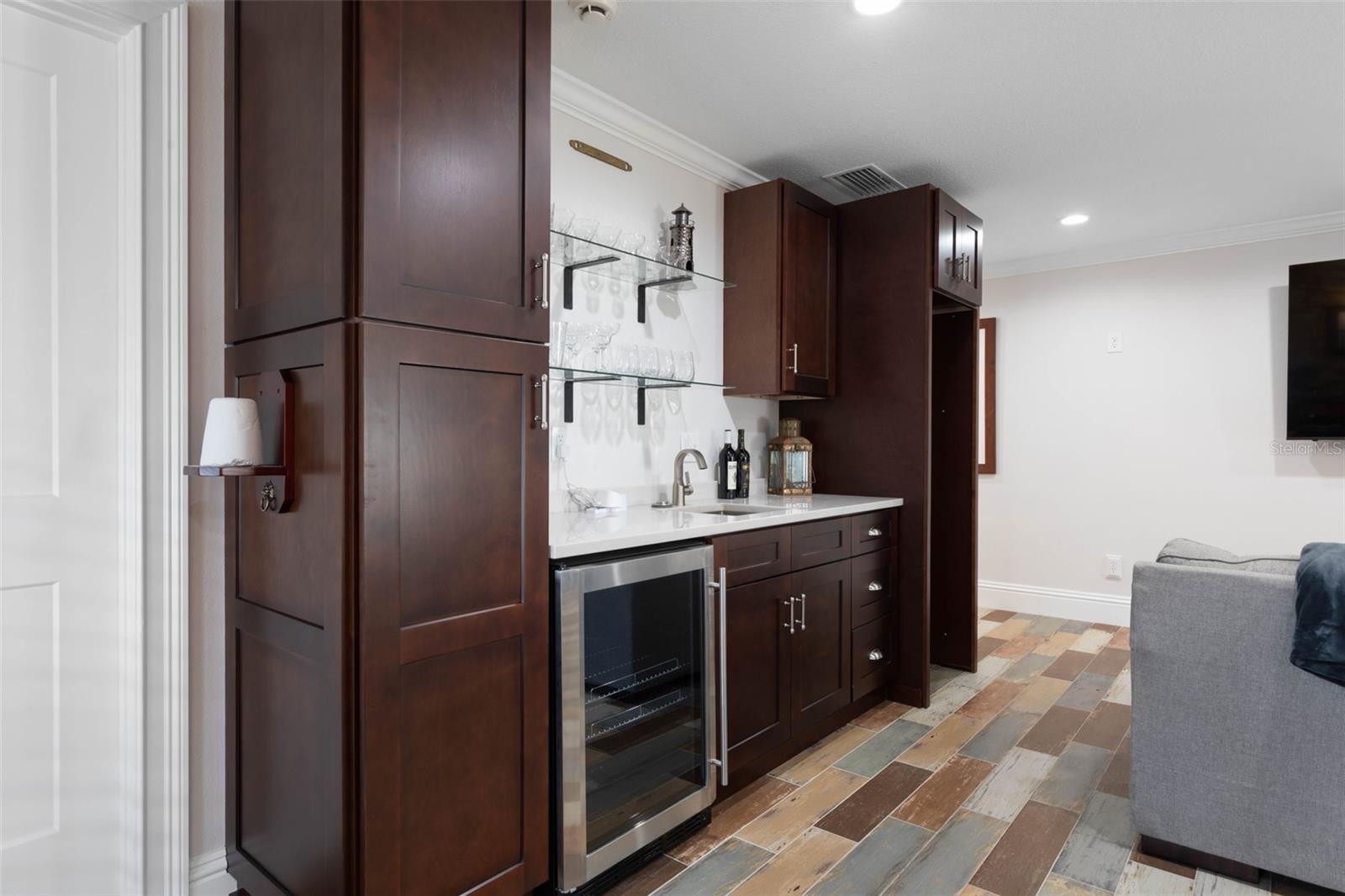 Image 49 of 99 For 1640 Lambert Avenue