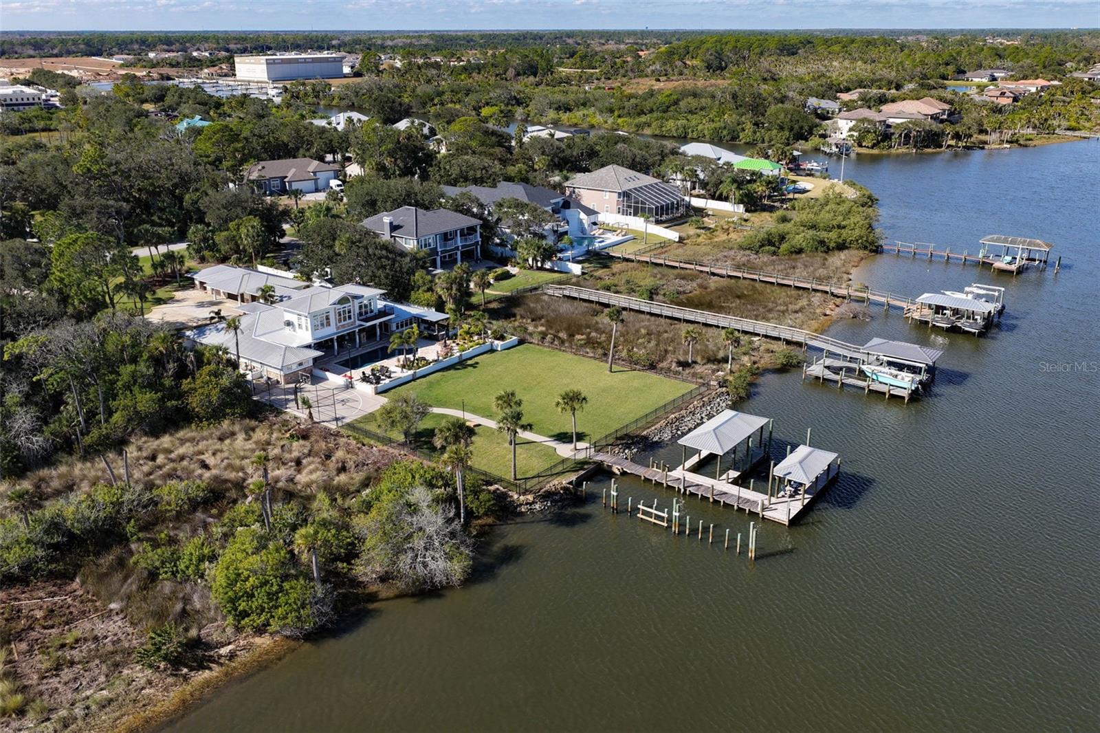 Image 5 of 99 For 1640 Lambert Avenue