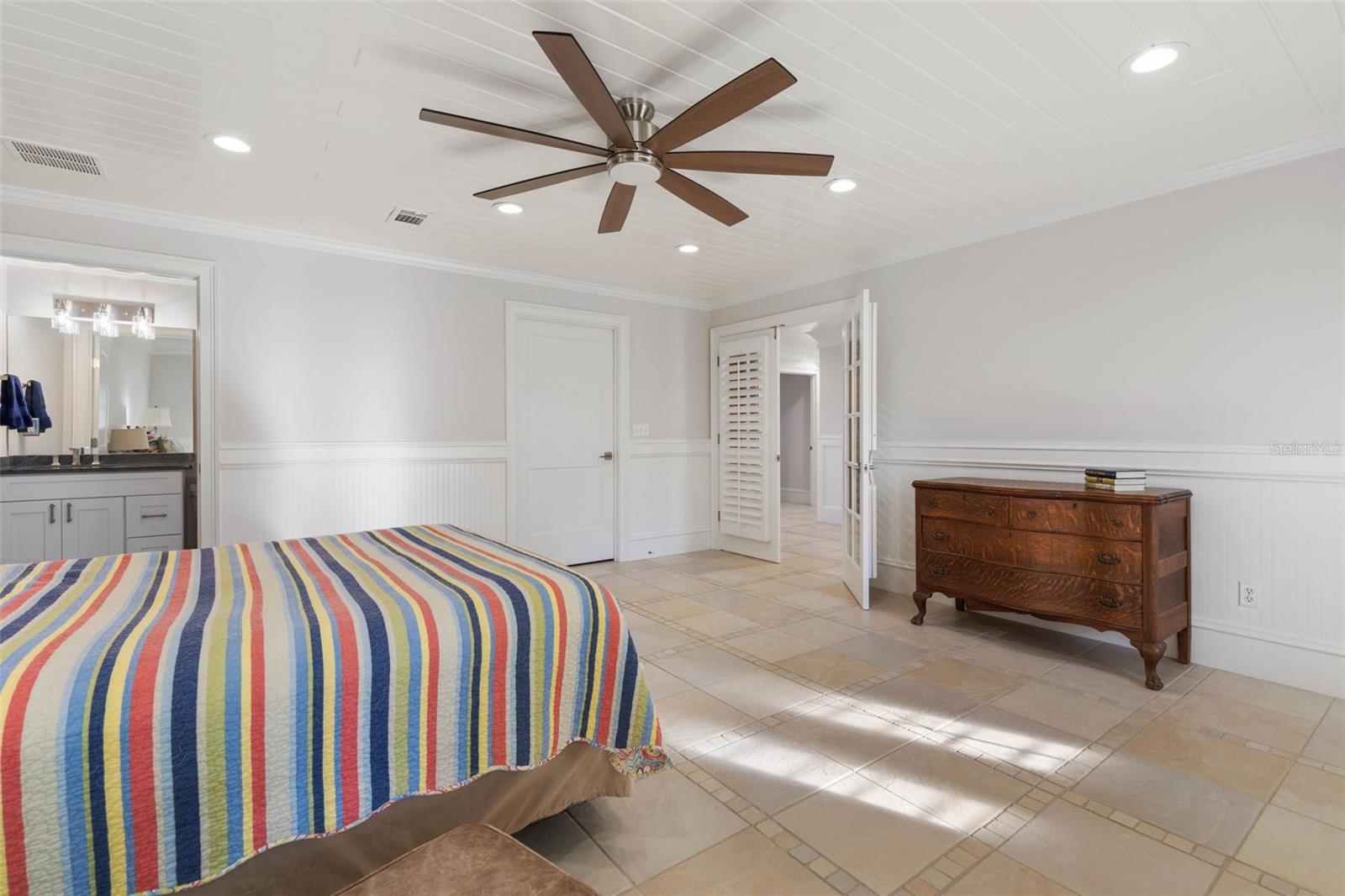 Image 53 of 99 For 1640 Lambert Avenue