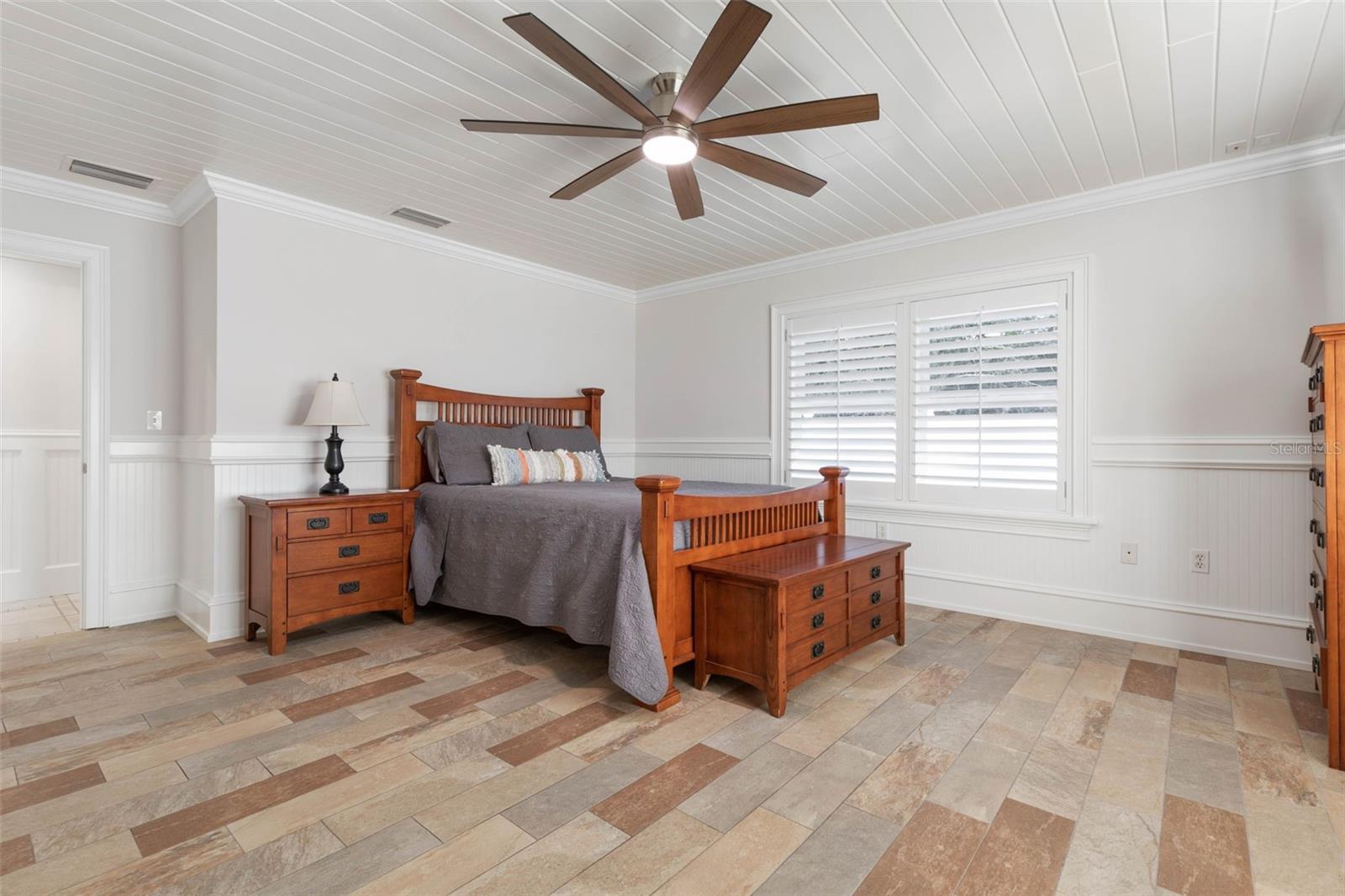 Image 66 of 99 For 1640 Lambert Avenue