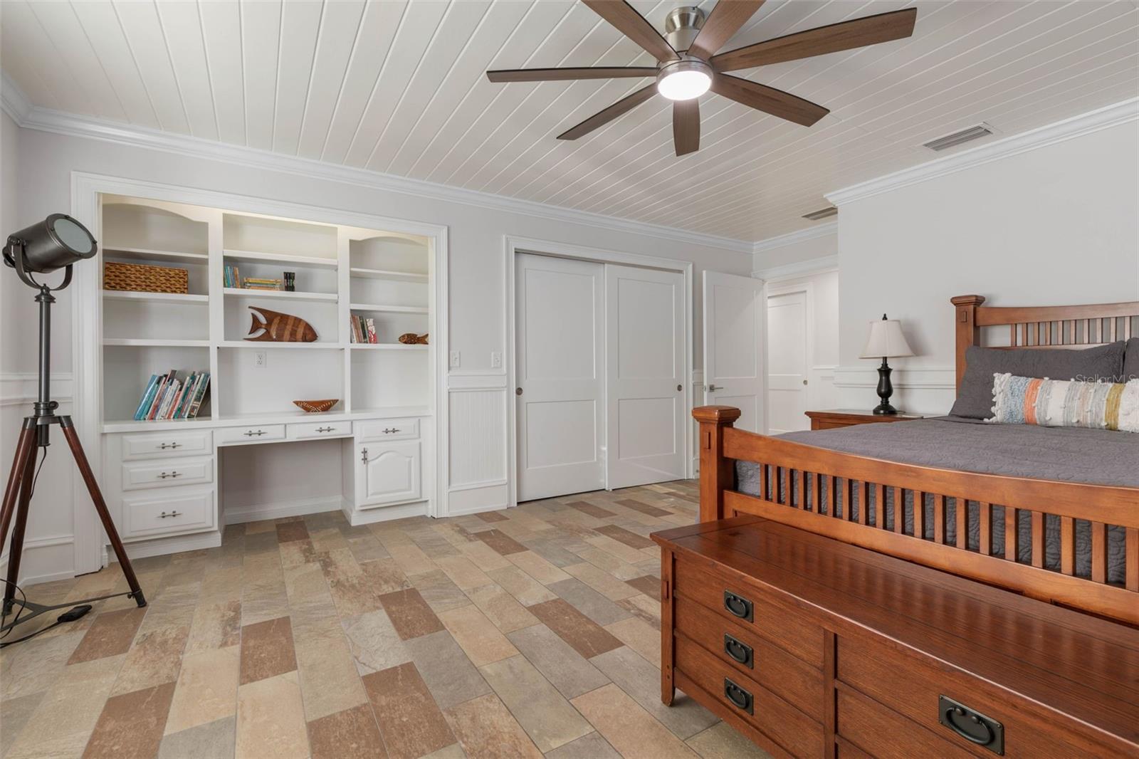 Image 67 of 99 For 1640 Lambert Avenue