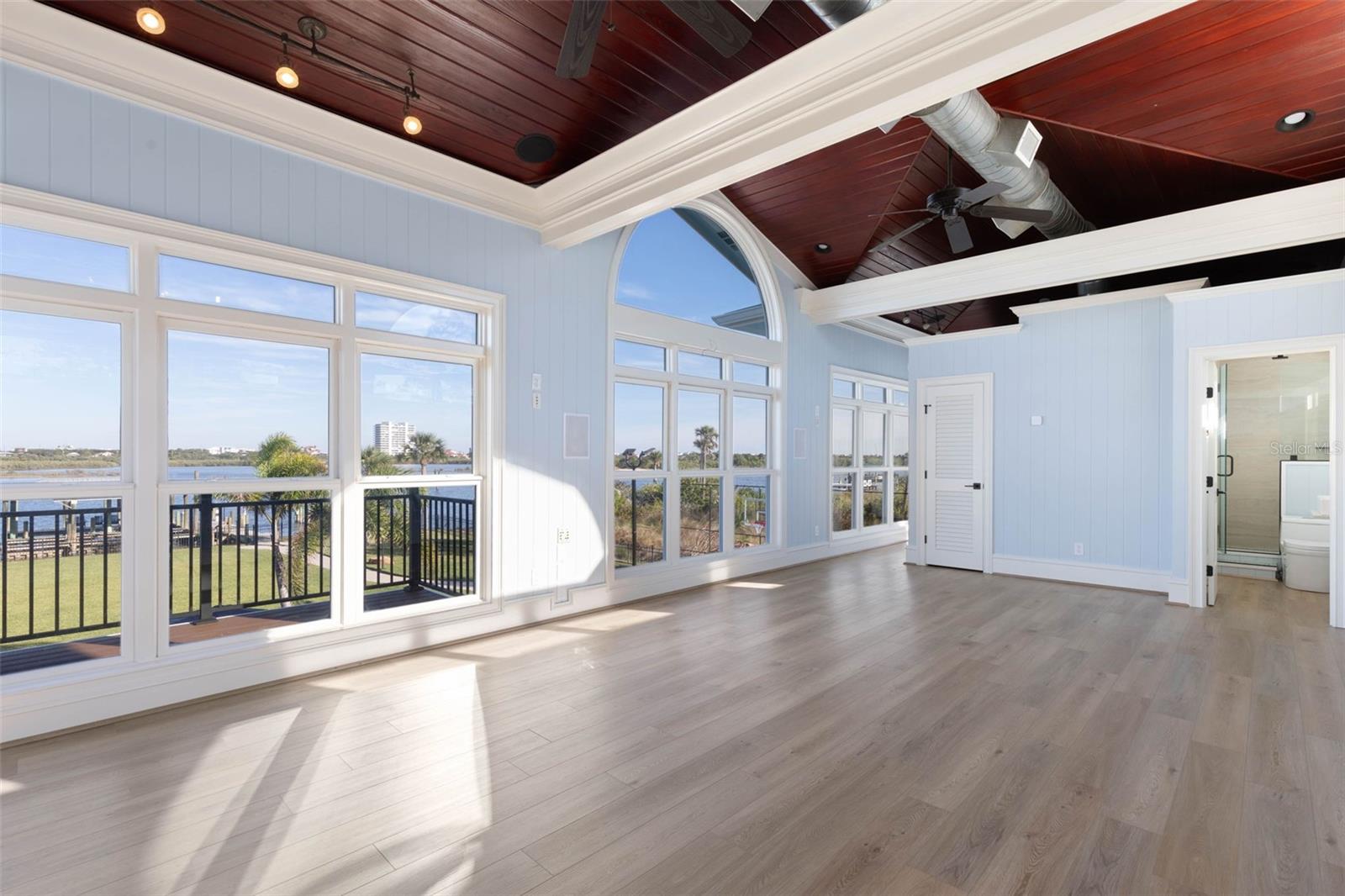 Image 77 of 99 For 1640 Lambert Avenue