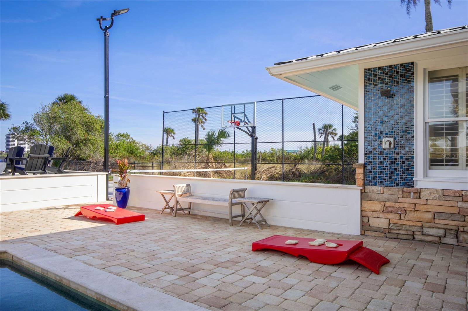 Image 84 of 99 For 1640 Lambert Avenue