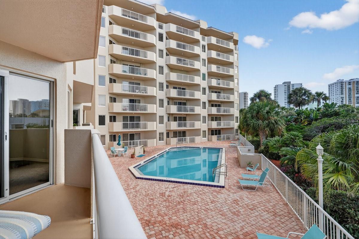 Image 2 of 53 For 3 Oceans West Boulevard 2c3