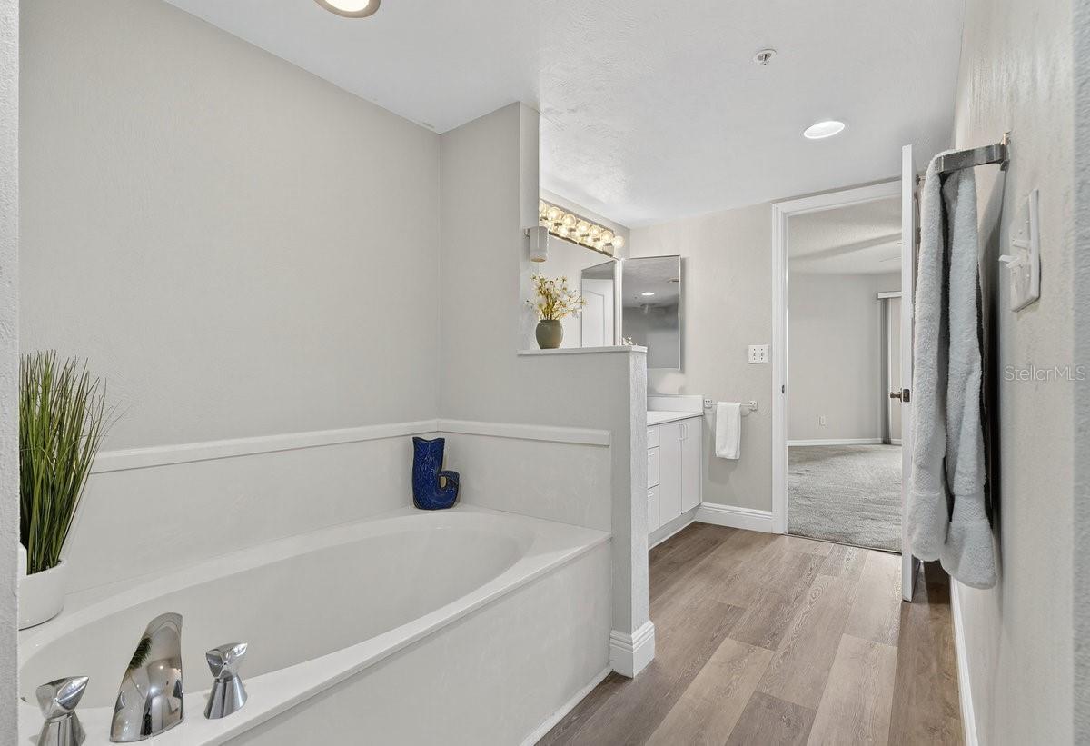 Image 22 of 53 For 3 Oceans West Boulevard 2c3