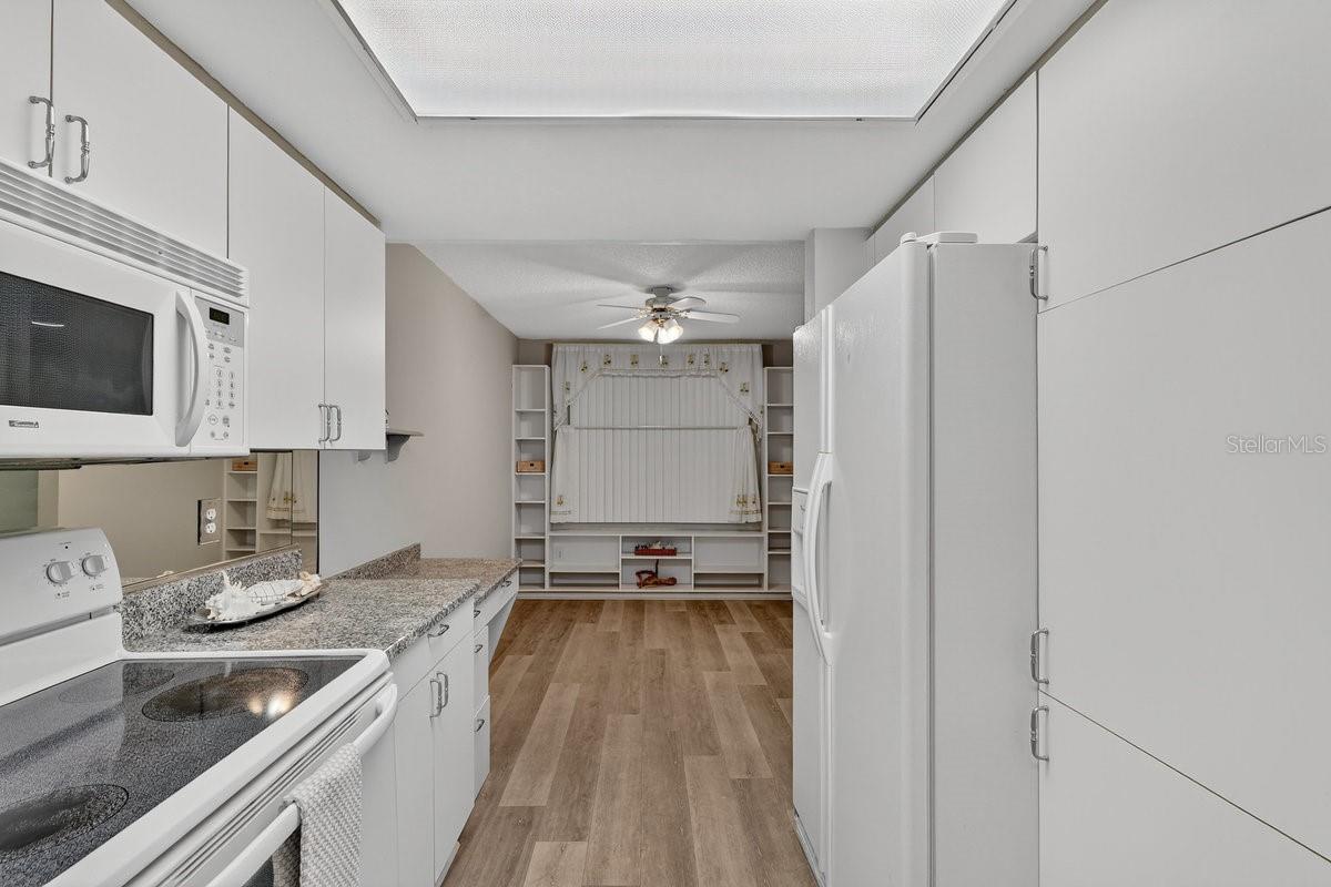 Image 8 of 53 For 3 Oceans West Boulevard 2c3