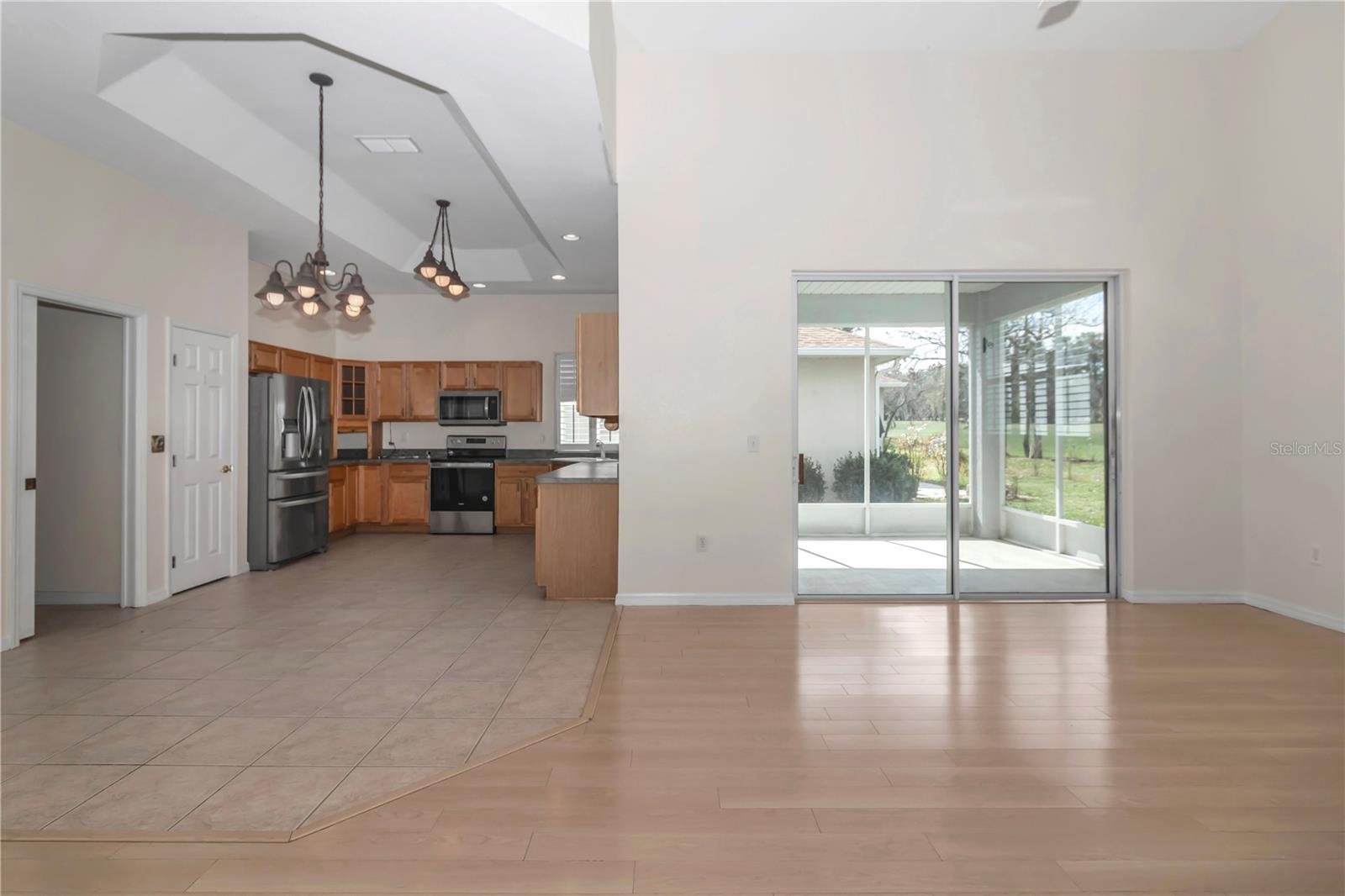 Image 24 of 41 For 11741 72nd Circle