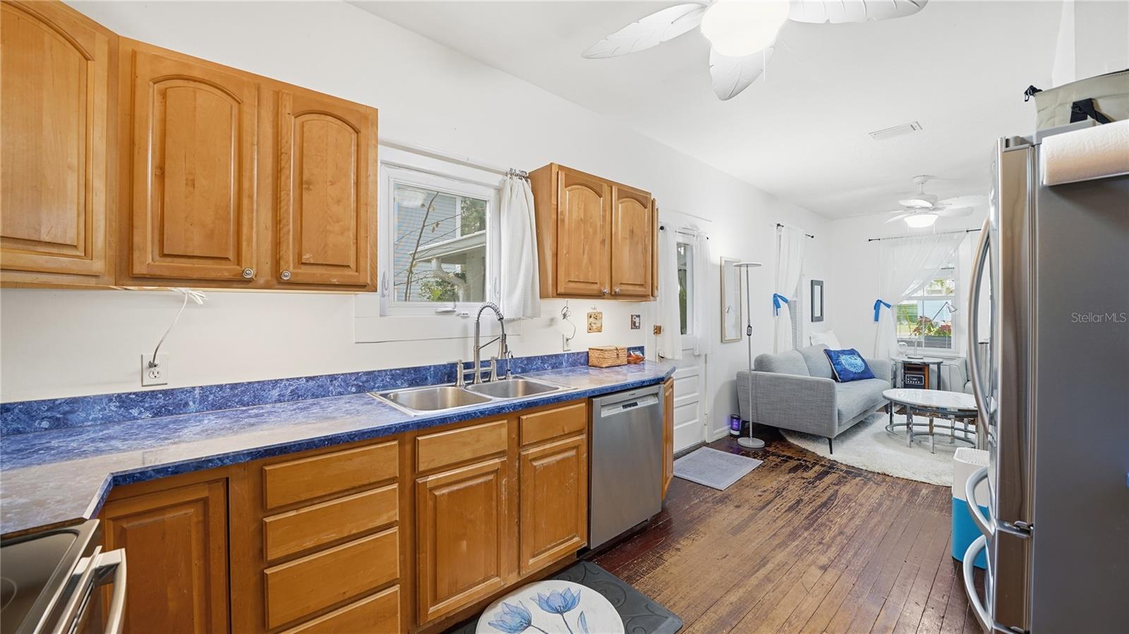 Image 15 of 48 For 15 Davis Street