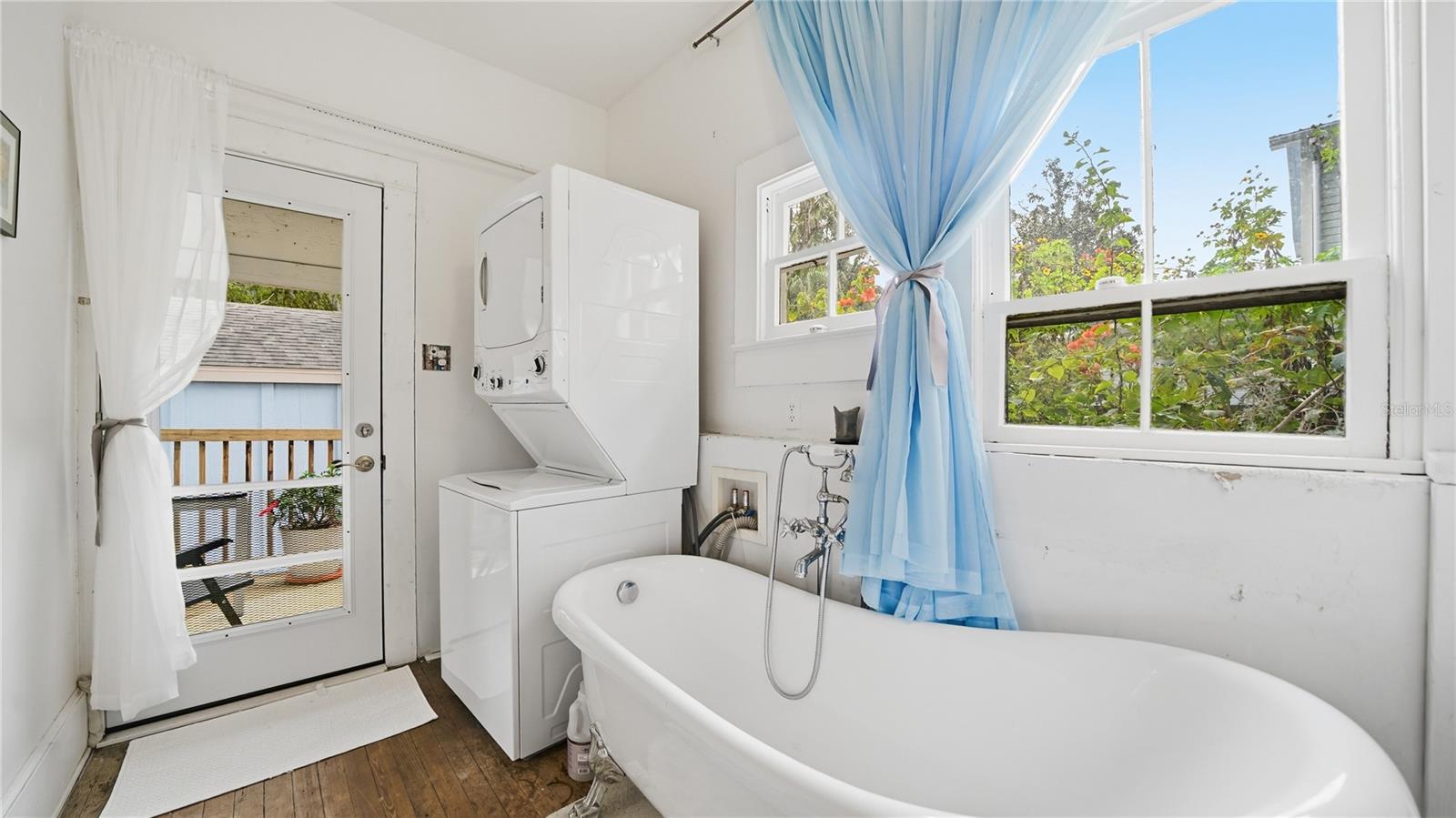 Image 21 of 48 For 15 Davis Street