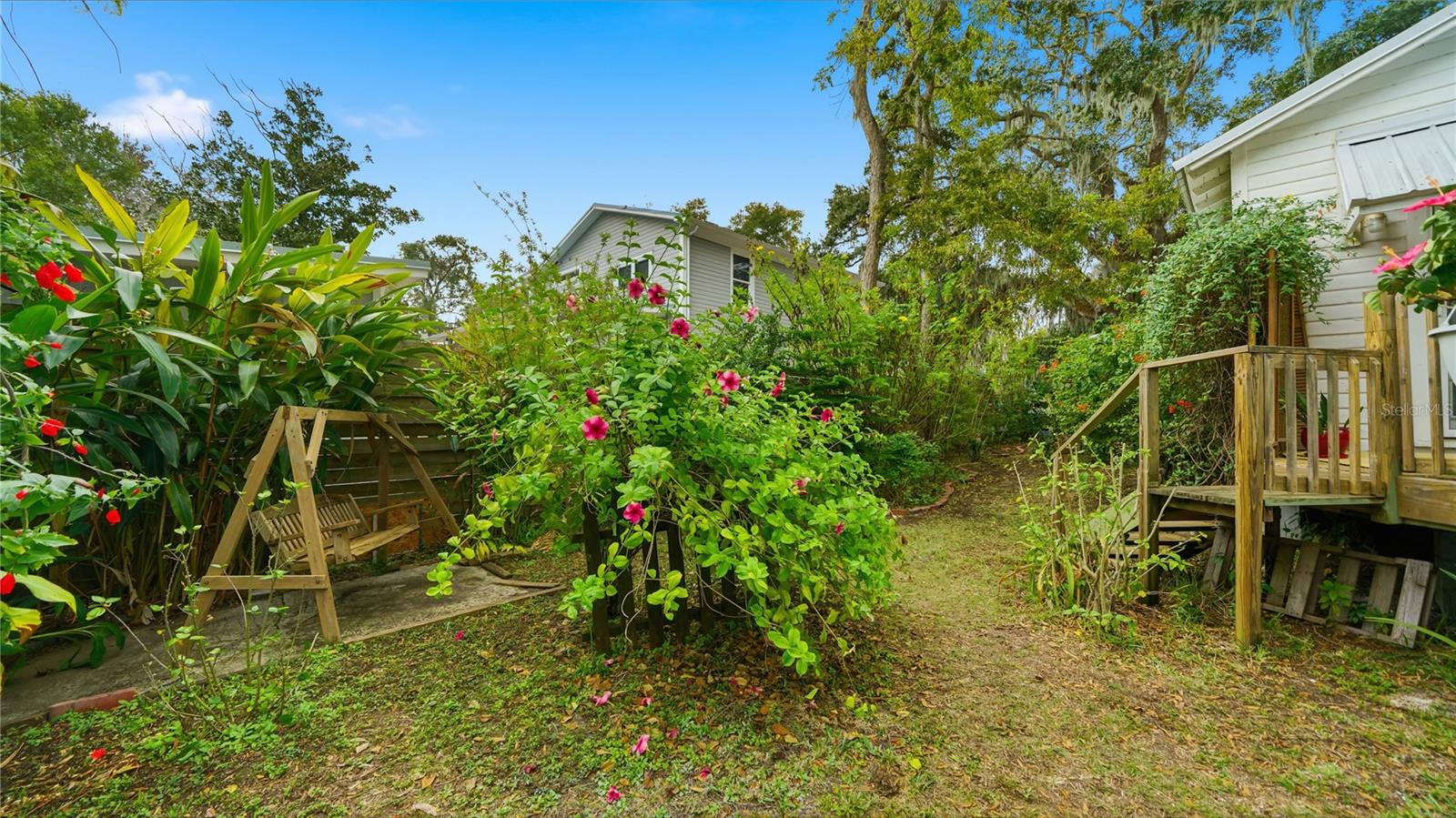 Image 37 of 48 For 15 Davis Street