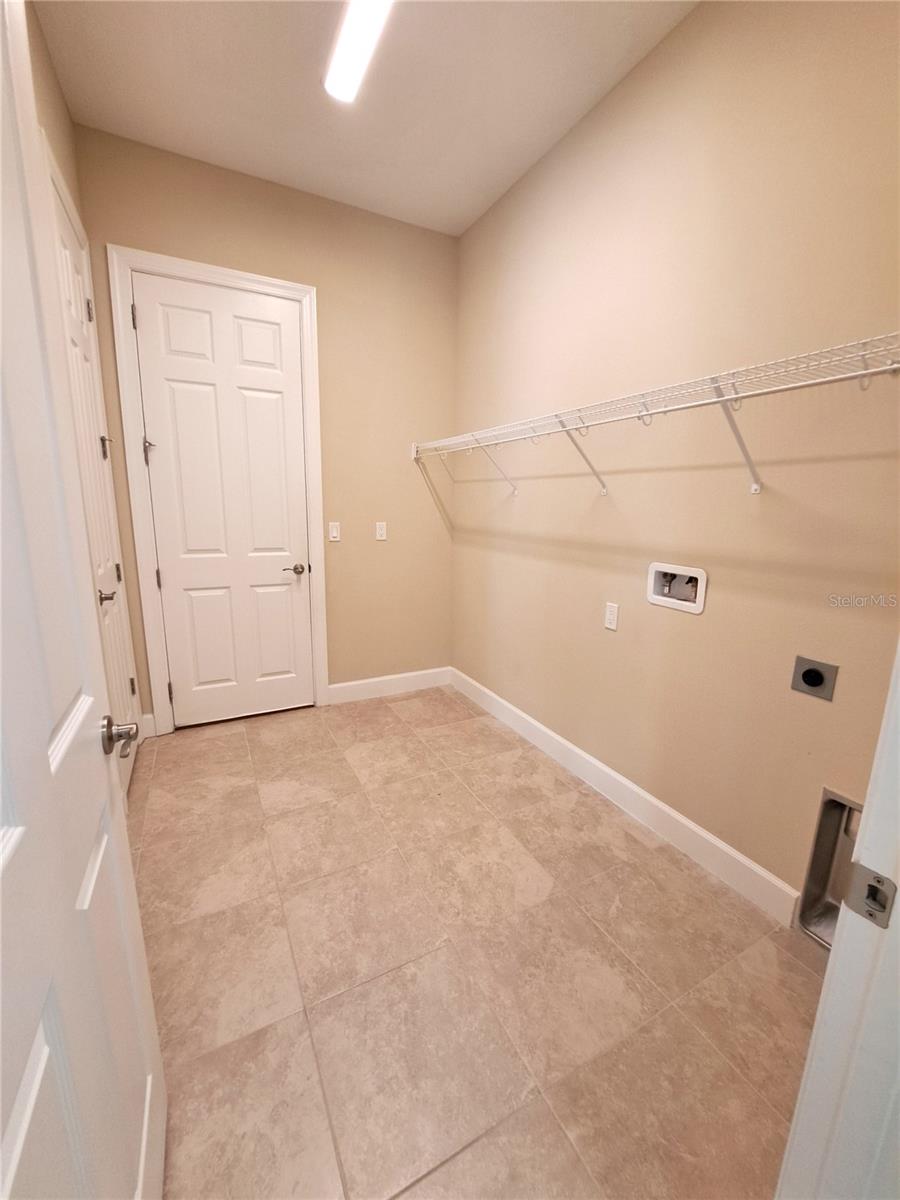 Image 19 of 32 For 6 Parkview Circle