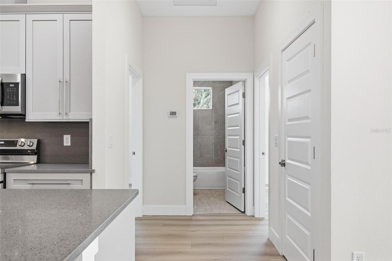 Image 18 of 37 For 59 Louisiana Drive B