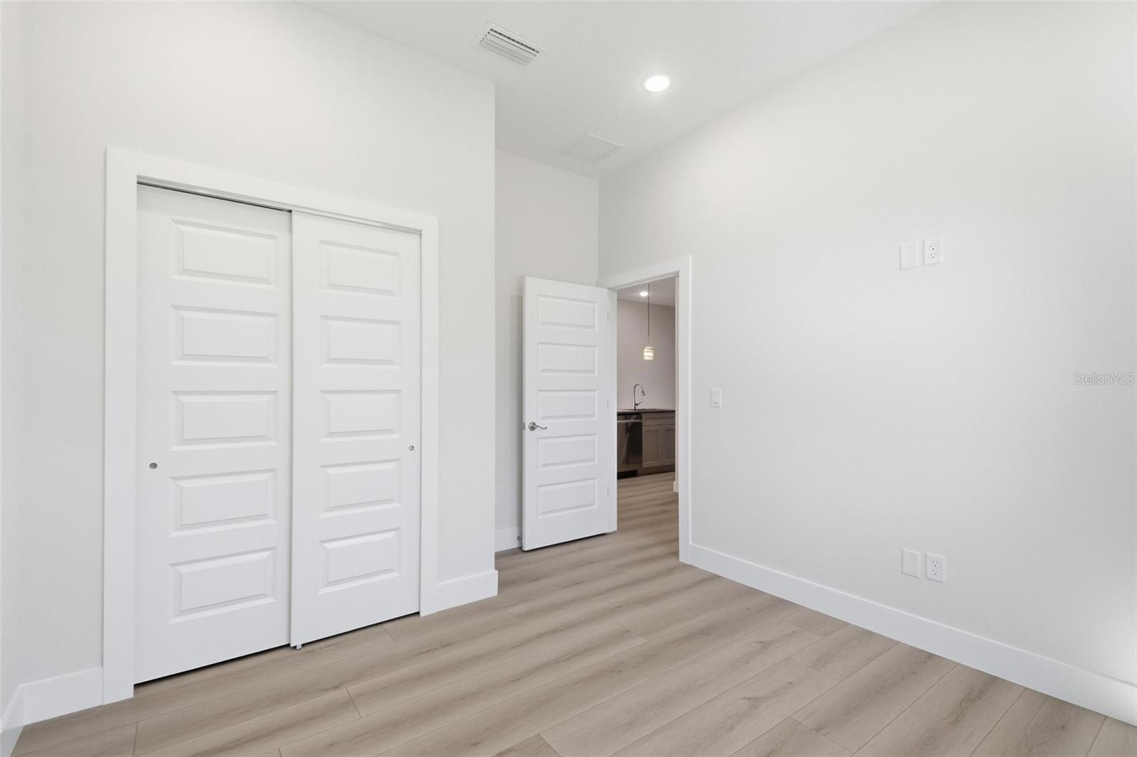 Image 22 of 37 For 59 Louisiana Drive B