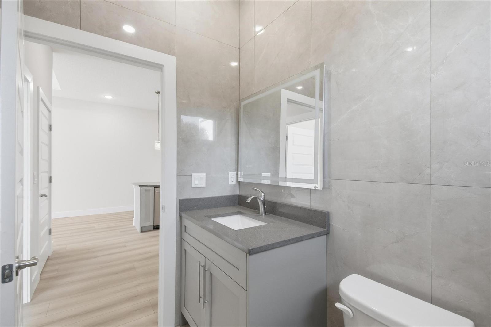 Image 25 of 37 For 59 Louisiana Drive B