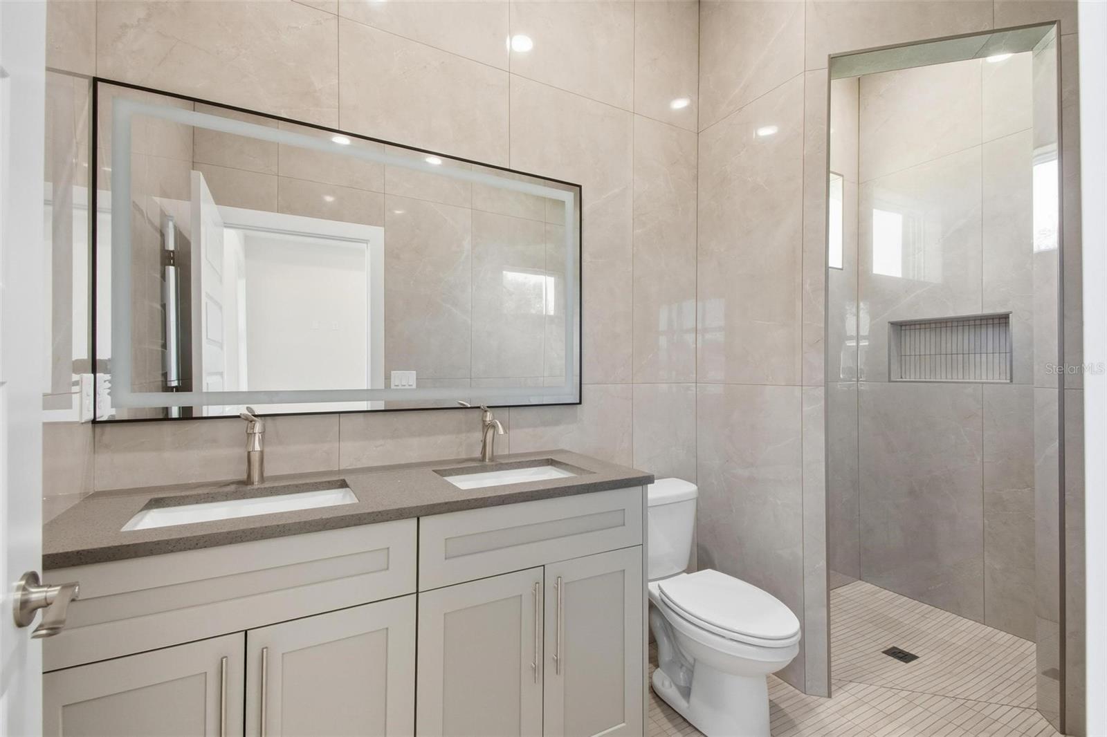 Image 30 of 37 For 59 Louisiana Drive B