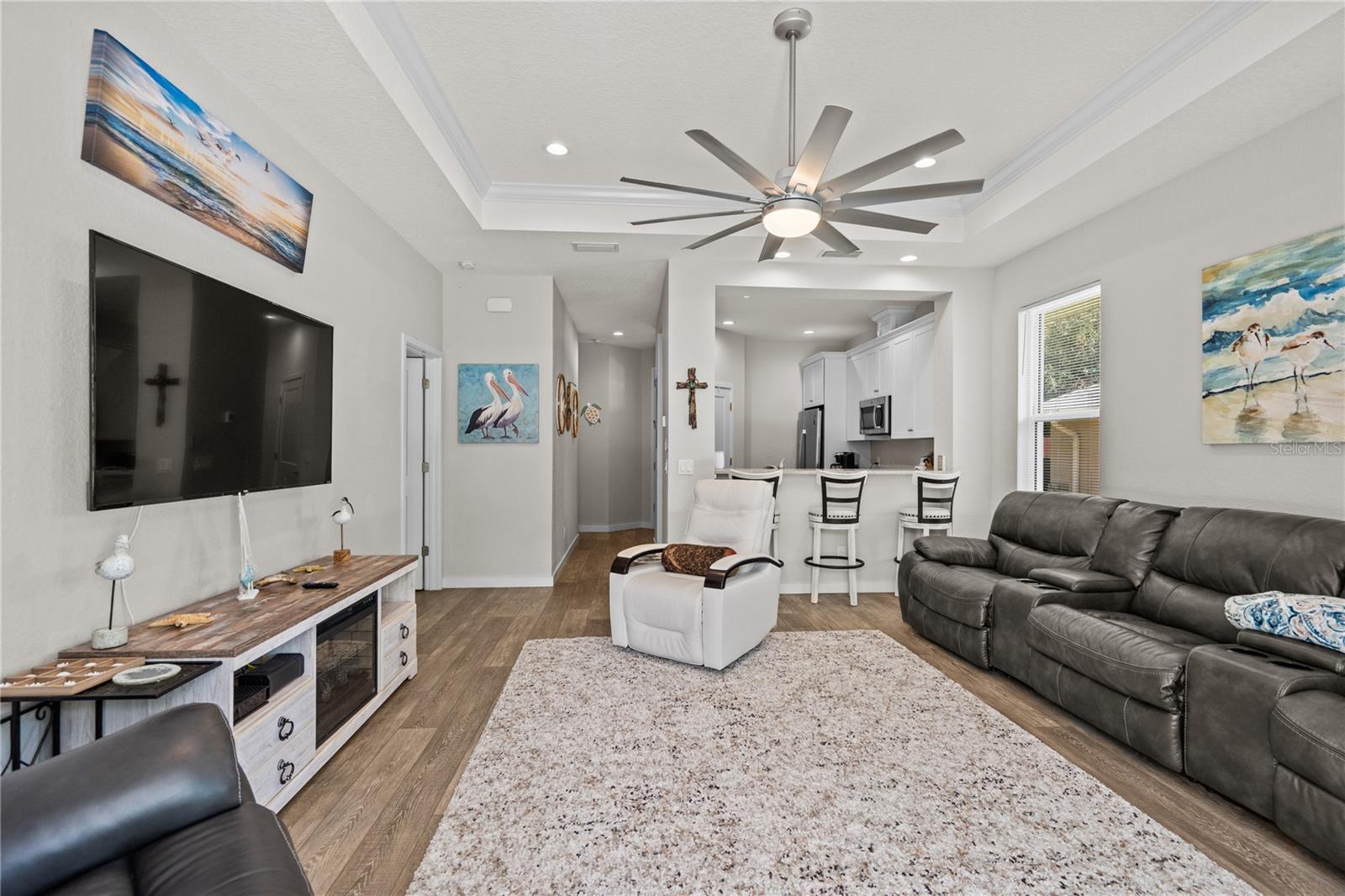 Image 10 of 45 For 146 Via Madrid Drive