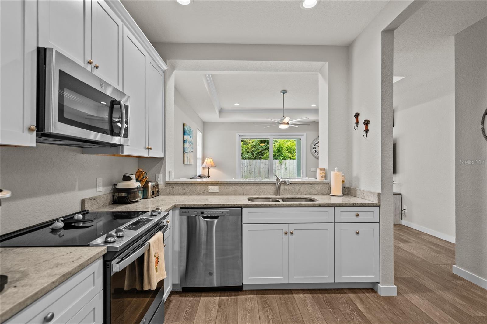 Image 13 of 45 For 146 Via Madrid Drive