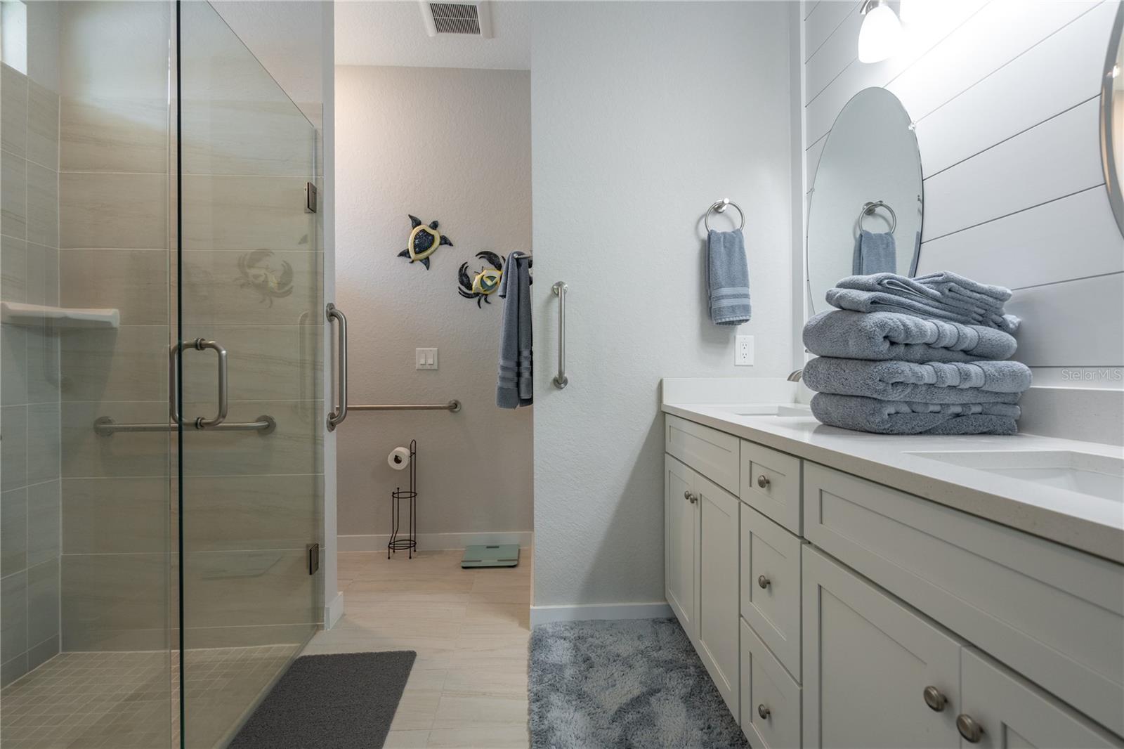 Image 23 of 45 For 146 Via Madrid Drive