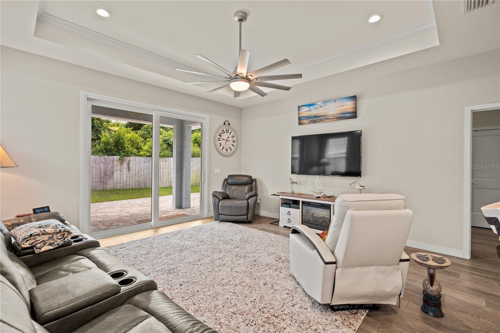 Image 7 of 45 For 146 Via Madrid Drive