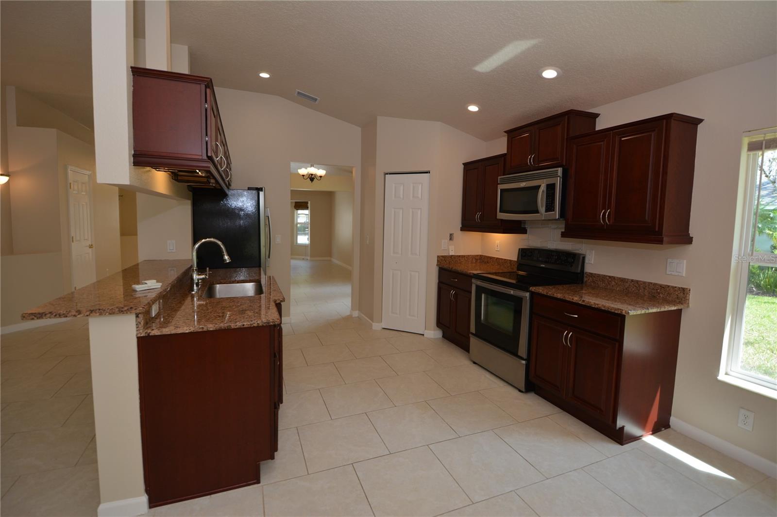 Image 15 of 51 For 56 Shinnecock Drive