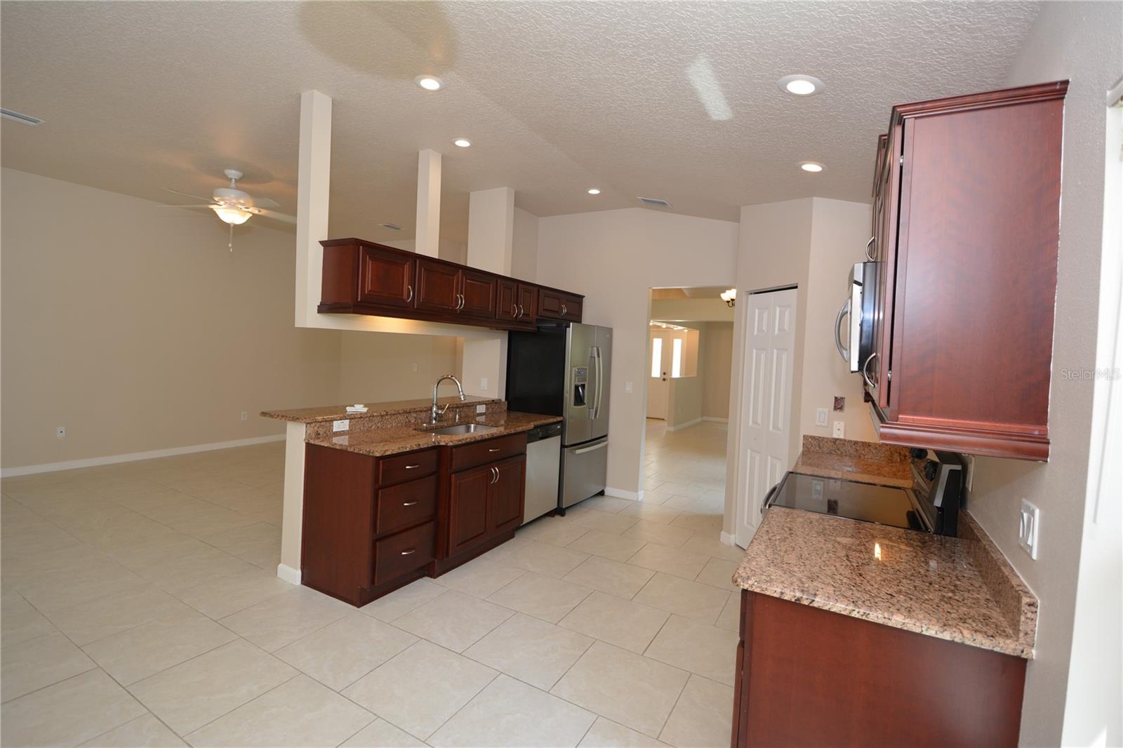 Image 16 of 51 For 56 Shinnecock Drive