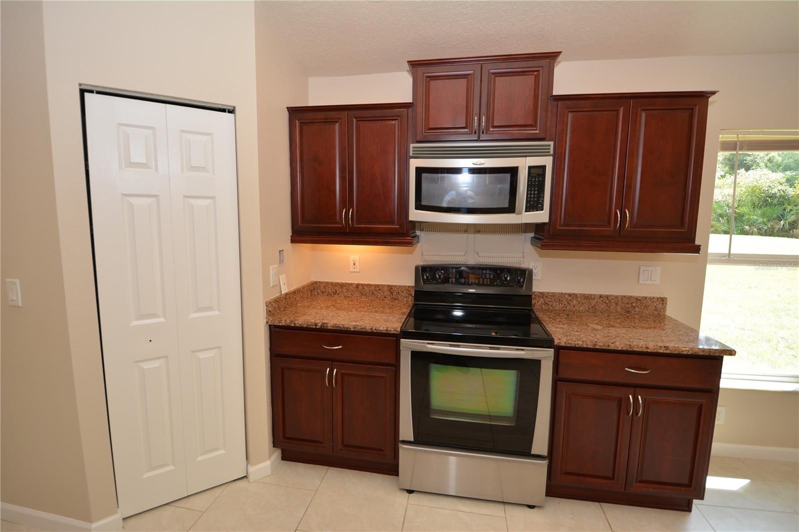 Image 18 of 51 For 56 Shinnecock Drive