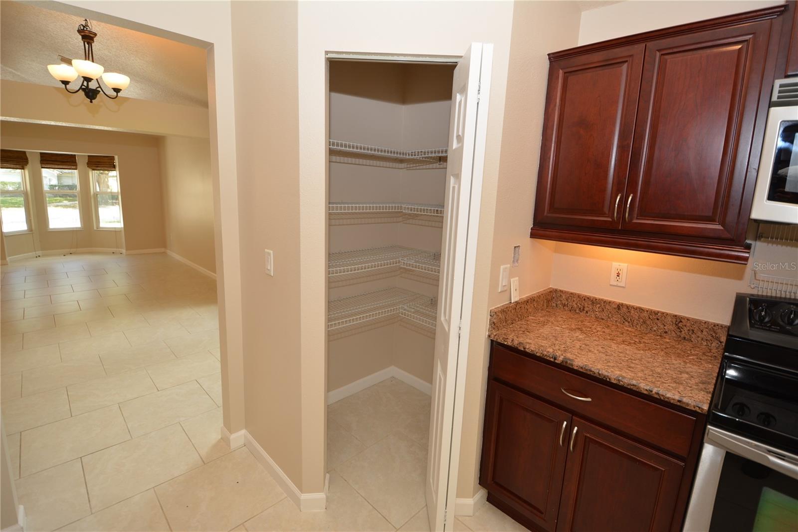 Image 19 of 51 For 56 Shinnecock Drive