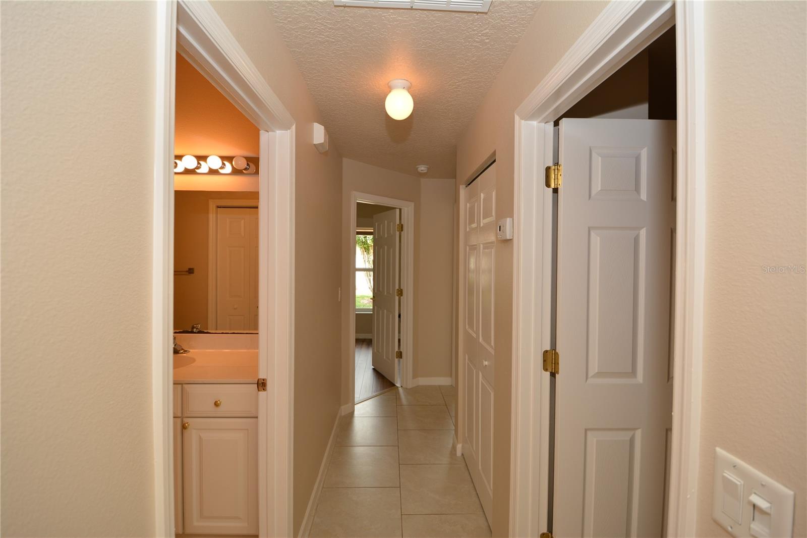 Image 32 of 51 For 56 Shinnecock Drive